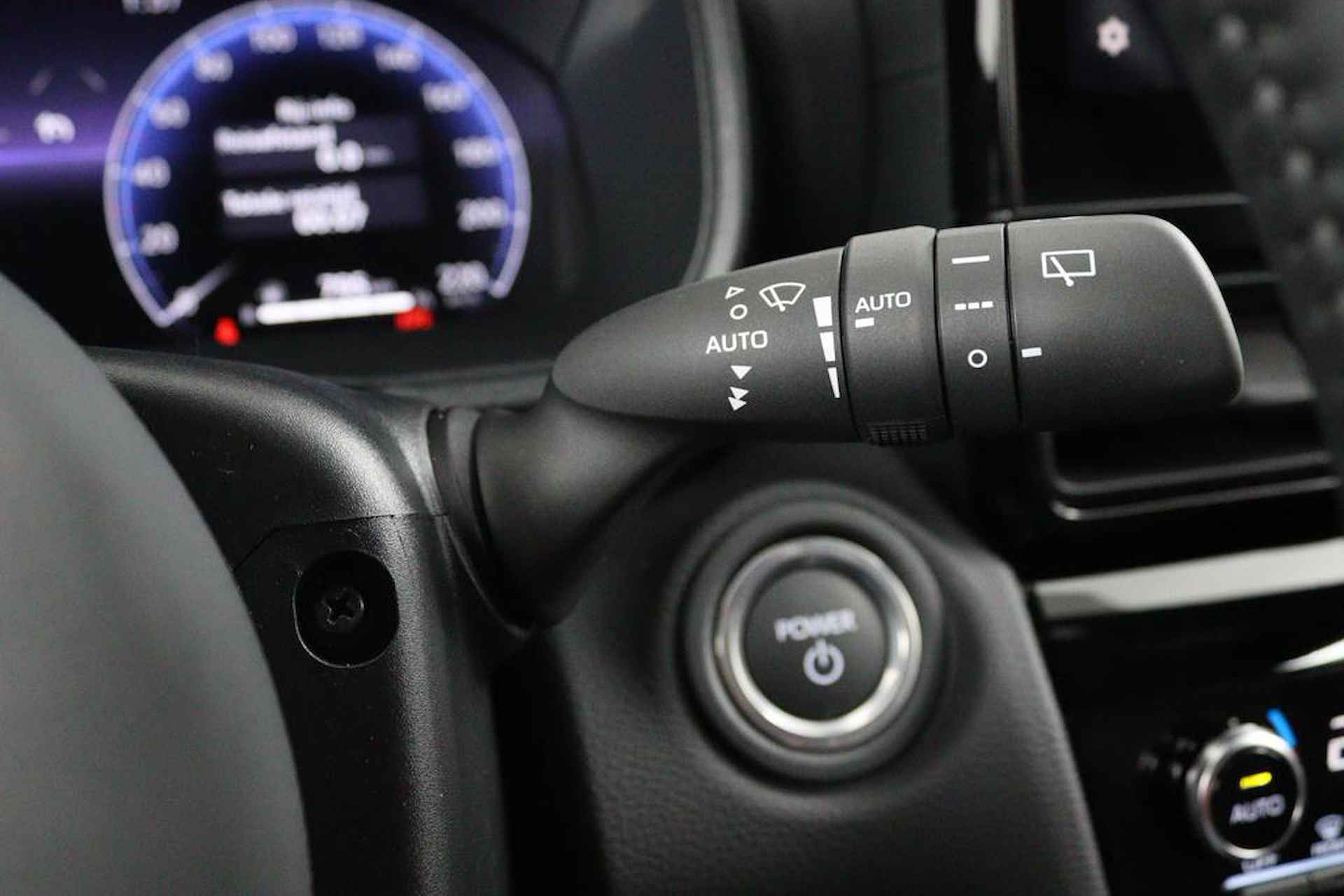 Toyota Yaris Cross Hybrid 130 Launch Edition | 130 PK | Stuurwielverwarming | Elektrisch bedienbare achterklep | 10 Jaar Garantie | Direct Leverbaar | - 27/55
