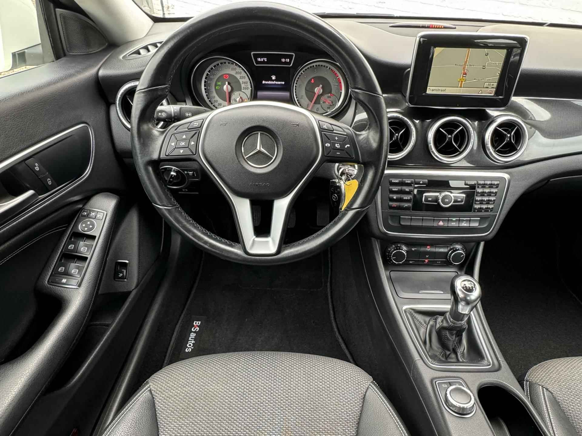 Mercedes-Benz CLA-klasse 180 Prestige Parksensors V+A Sportstoelen Leder/Stof Automatische verl. Airco Led Achterlichten - 27/43