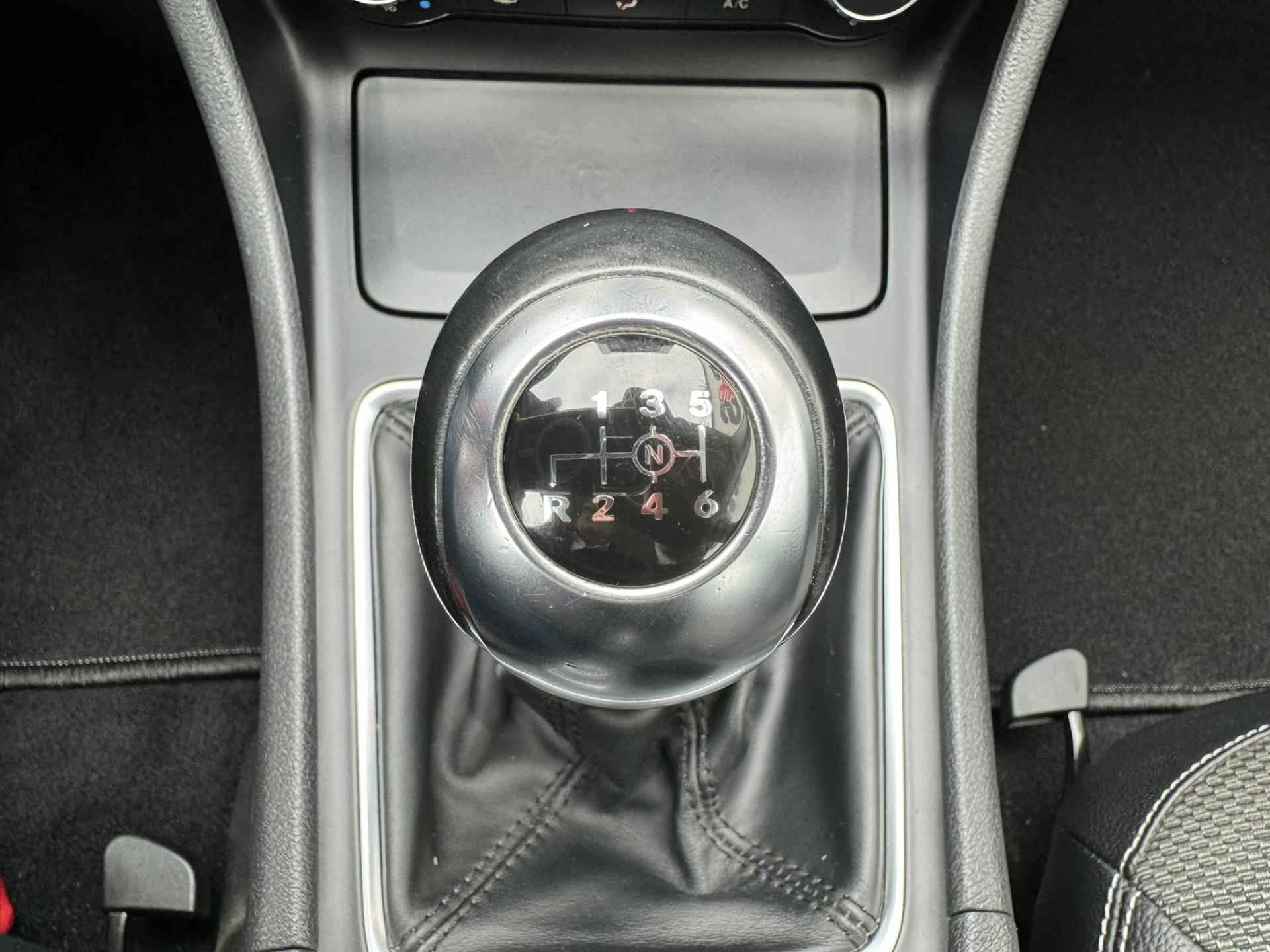 Mercedes-Benz CLA-klasse 180 Prestige Parksensors V+A Sportstoelen Leder/Stof Automatische verl. Airco Led Achterlichten - 34/43