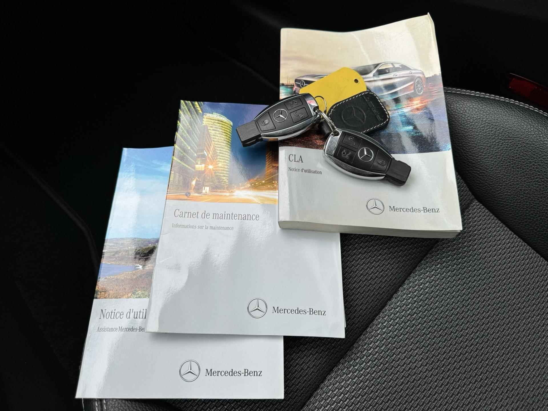 Mercedes-Benz CLA-klasse 180 Prestige Parksensors V+A Sportstoelen Leder/Stof Automatische verl. Airco Led Achterlichten - 40/43