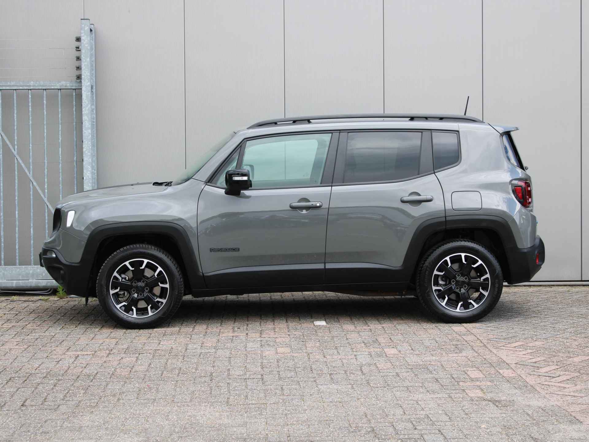 Jeep Renegade 4xe 240 Plug-in Hybrid Electric Trailhawk | Navi / Climate / Stoelverwarming - 12/24