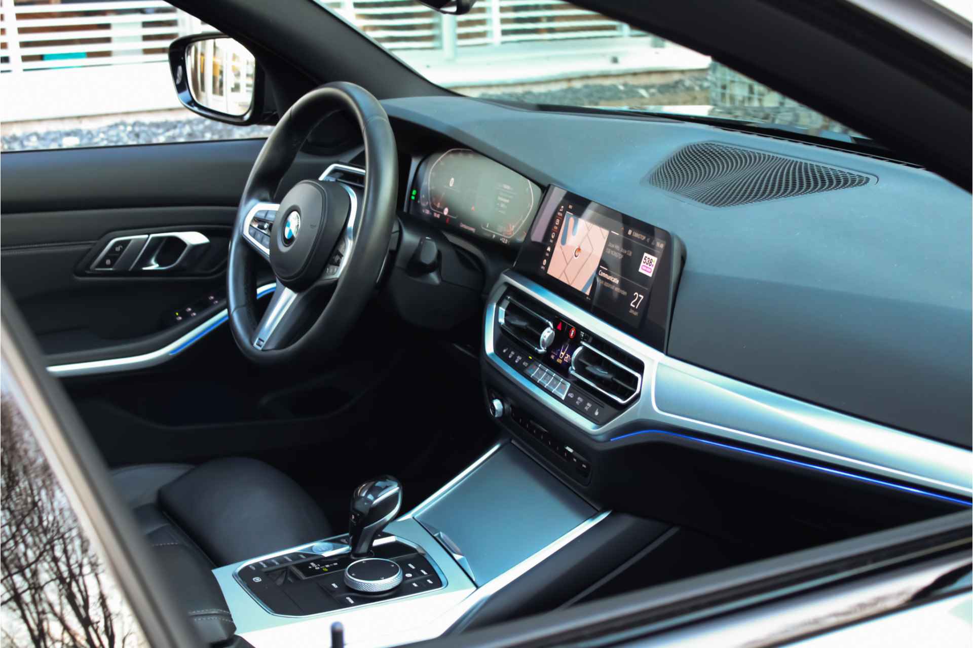 BMW 3-serie 320i High M-Sport | Schuifdak | HuD | Leder - 16/28