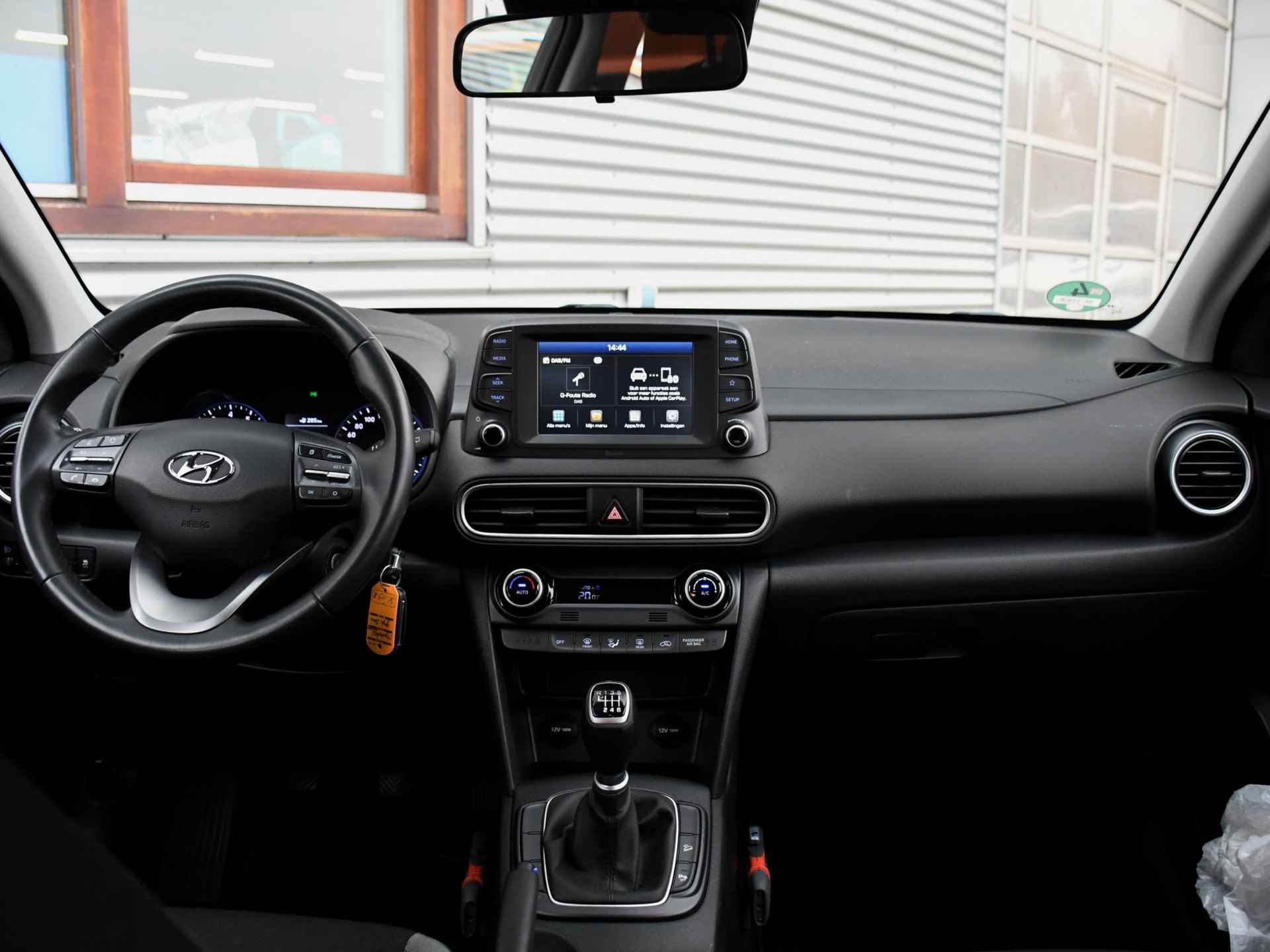 Hyundai Kona Comfort 1.0 Turbo 120pk DAB | NAVI | APPLE CARPLAY | PDC ACHTER + CAMERA | CLIMA | 16''LM - 11/26