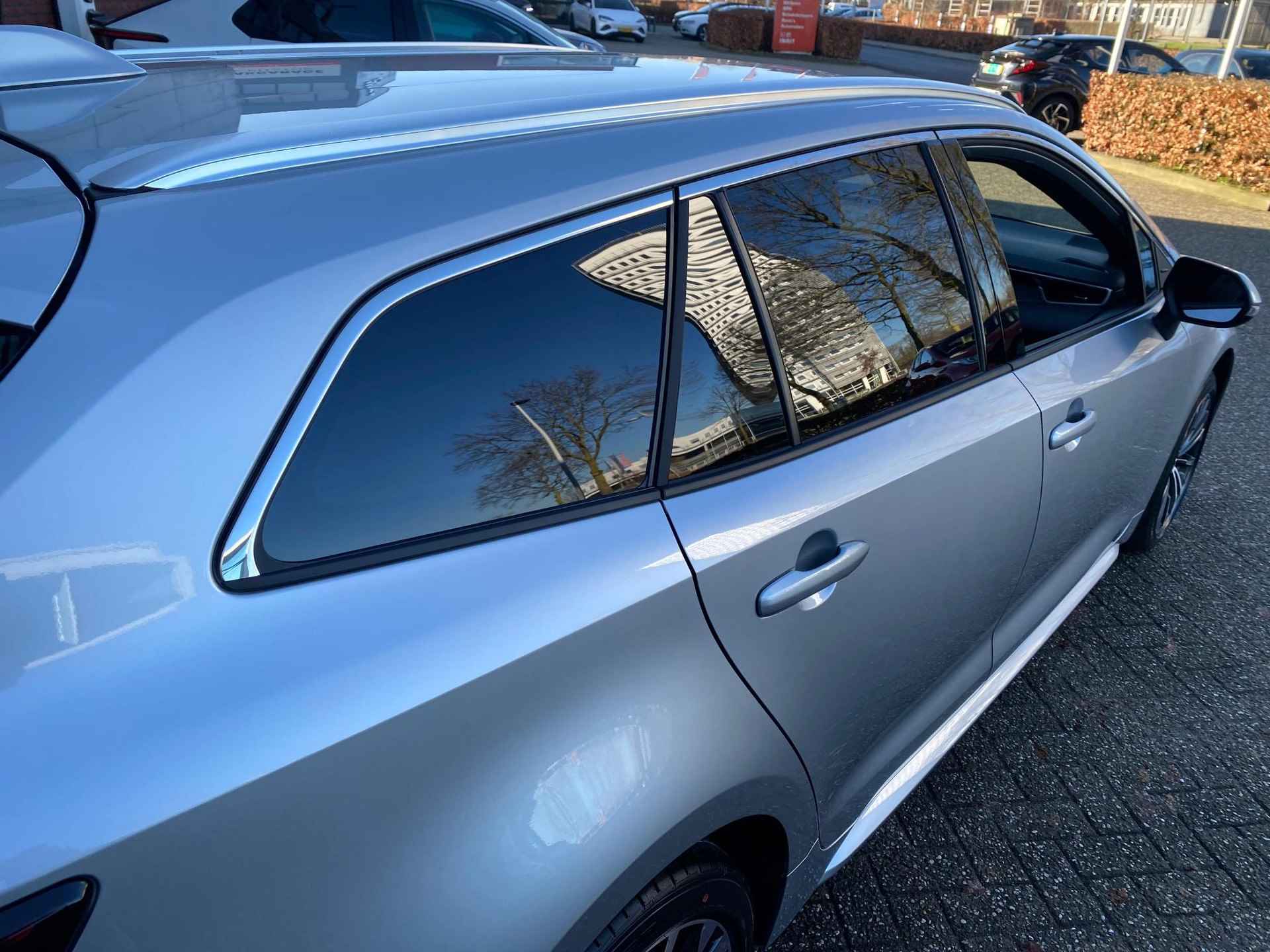 Toyota Corolla 1.8 HYBRID 140 DYNAMIC APPLE/ANDROID 17"LMV PRIVACY-GLASS LED-PAKKET PARK-SENSOREN STOELVERW. FACELIFT-MODEL - 6/33