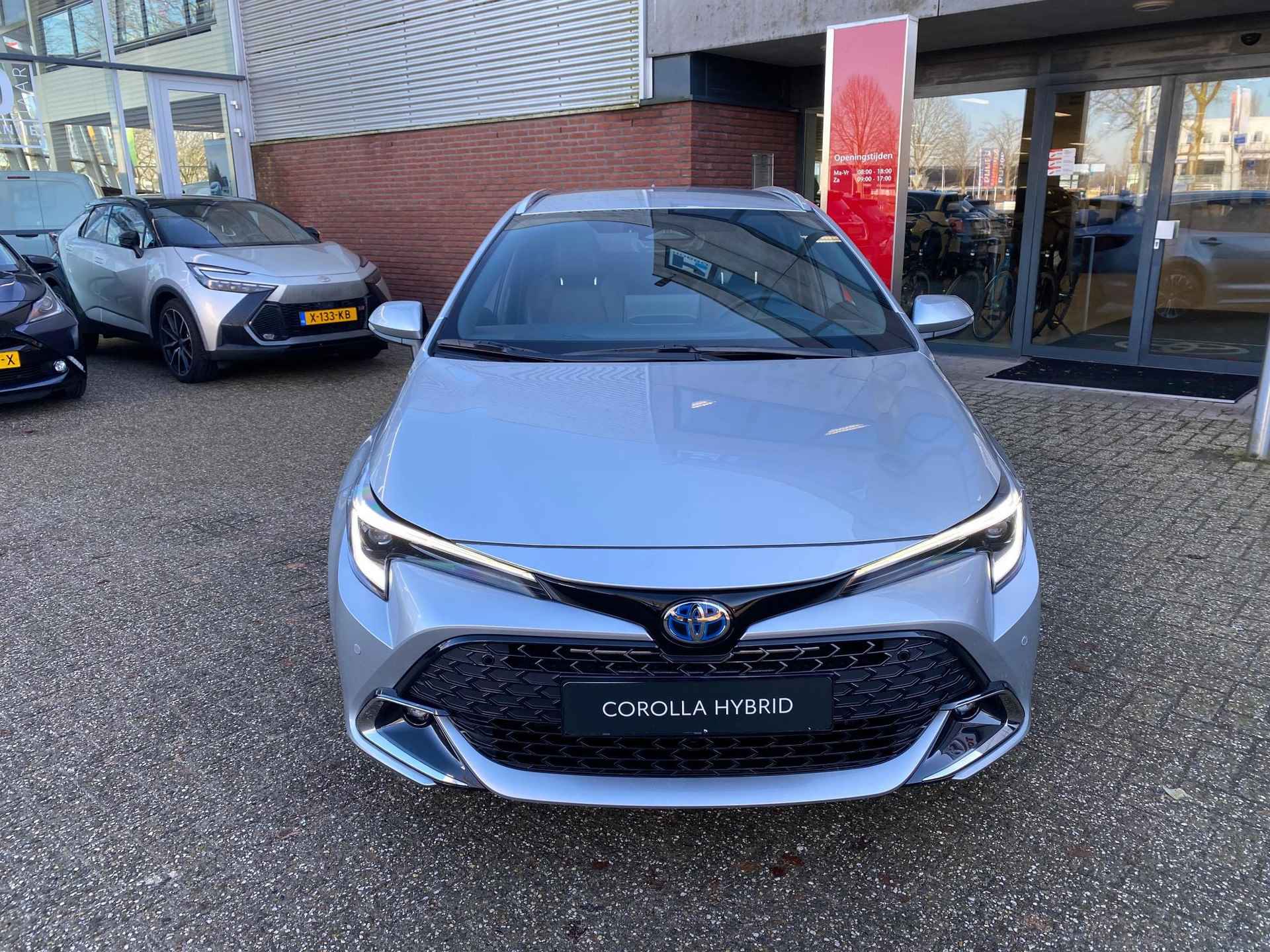 Toyota Corolla 1.8 HYBRID 140 DYNAMIC APPLE/ANDROID 17"LMV PRIVACY-GLASS LED-PAKKET PARK-SENSOREN STOELVERW. FACELIFT-MODEL - 11/33