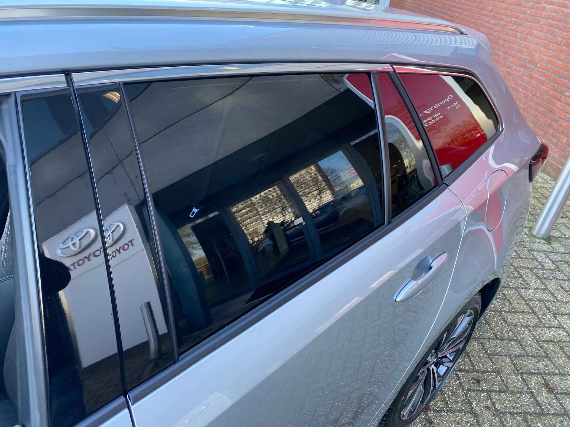 Toyota Corolla 1.8 HYBRID 140 DYNAMIC APPLE/ANDROID 17"LMV PRIVACY-GLASS LED-PAKKET PARK-SENSOREN STOELVERW. FACELIFT-MODEL - 30/33