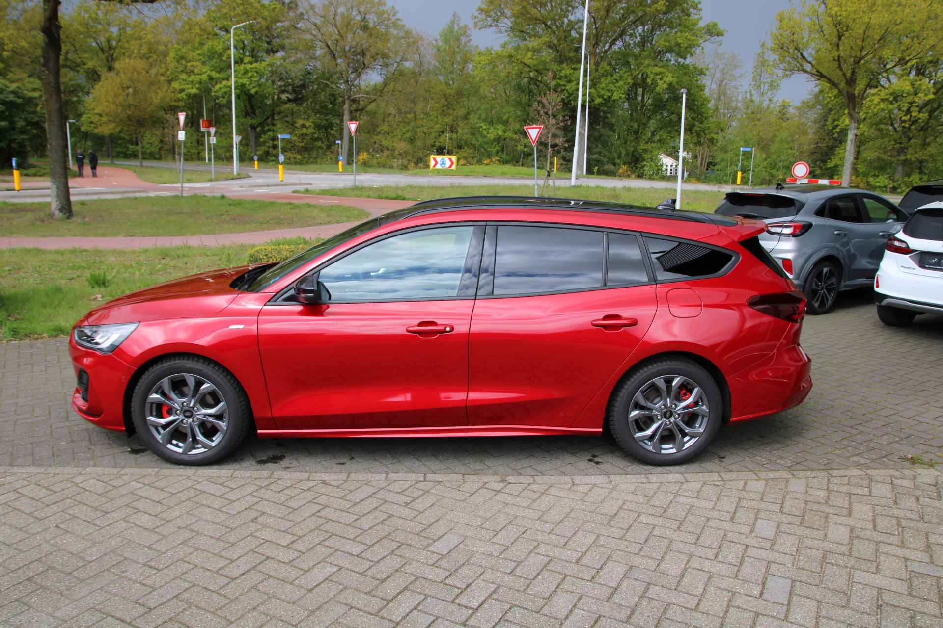 Ford FOCUS Wagon 1.0 EcoBoost 155 PK Hybrid ST-Line X Automaat NAVI SYNC 4 DRIVER ASS.PACK A WINTERPACK - 8/30
