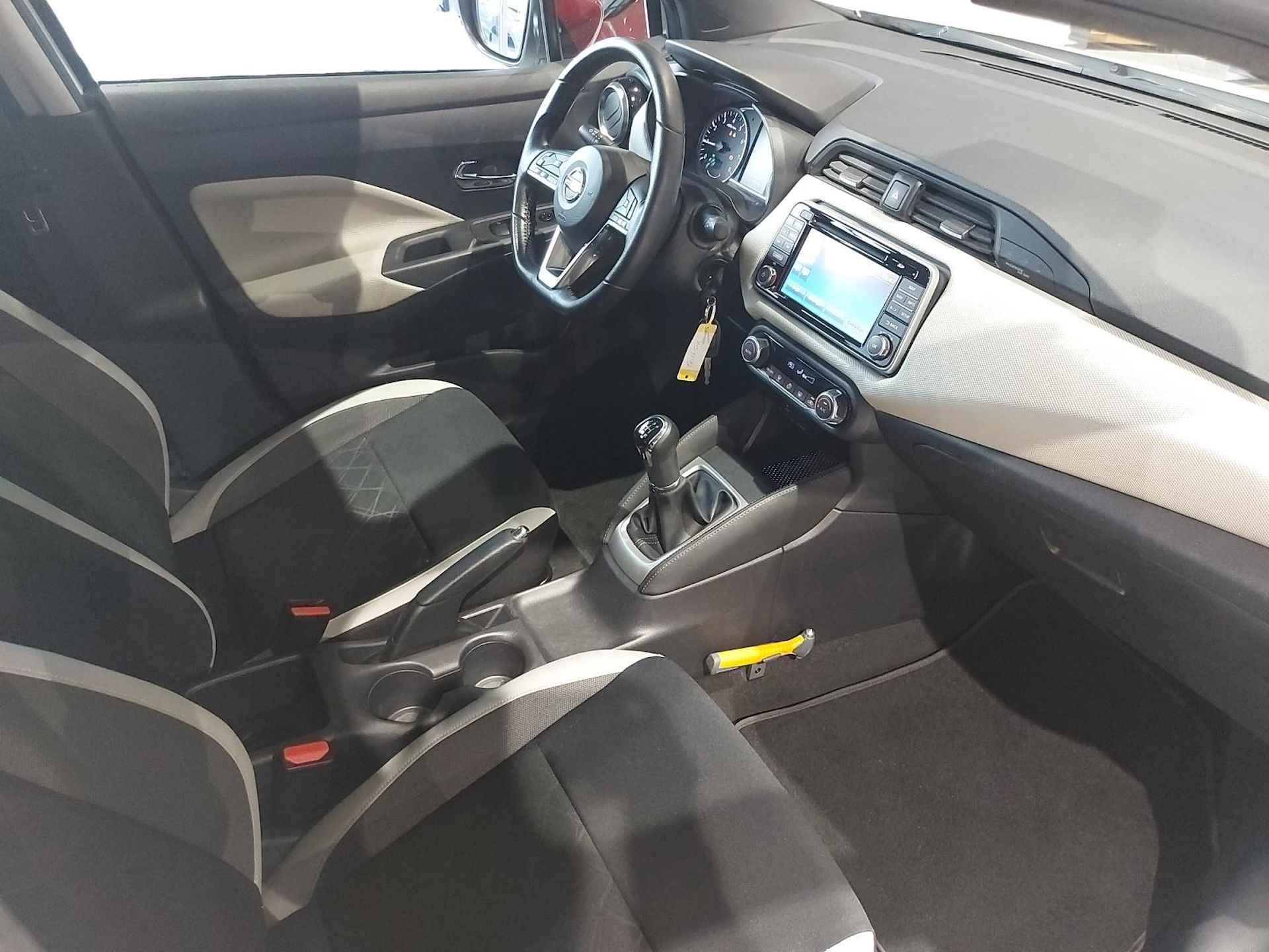 Nissan Micra 0.9 IG-T N-Connecta | Achteruitrijcamera | Parkeersensoren achter | Cruise control | Navigatie | Apple Carplay/Android auto | Bluetooth | Elektrische zijspiegels + ramen voor | Automatische regen/lichtsensor | - 18/37