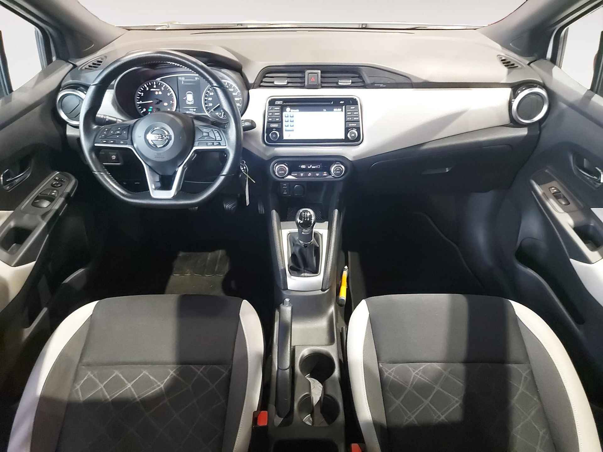 Nissan Micra 0.9 IG-T N-Connecta | Achteruitrijcamera | Parkeersensoren achter | Cruise control | Navigatie | Apple Carplay/Android auto | Bluetooth | Elektrische zijspiegels + ramen voor | Automatische regen/lichtsensor | - 24/37