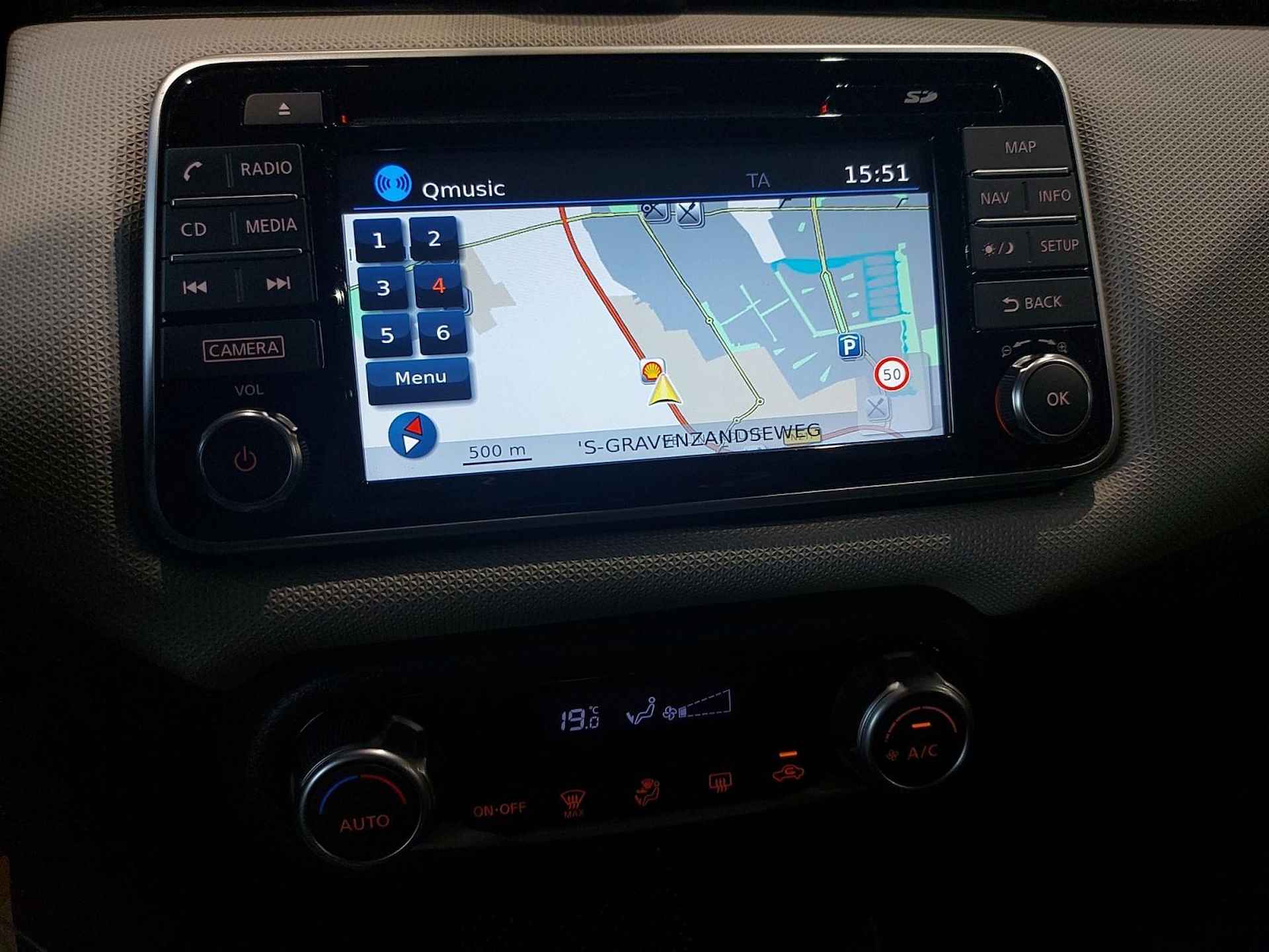 Nissan Micra 0.9 IG-T N-Connecta | Achteruitrijcamera | Parkeersensoren achter | Cruise control | Navigatie | Apple Carplay/Android auto | Bluetooth | Elektrische zijspiegels + ramen voor | Automatische regen/lichtsensor | - 26/37