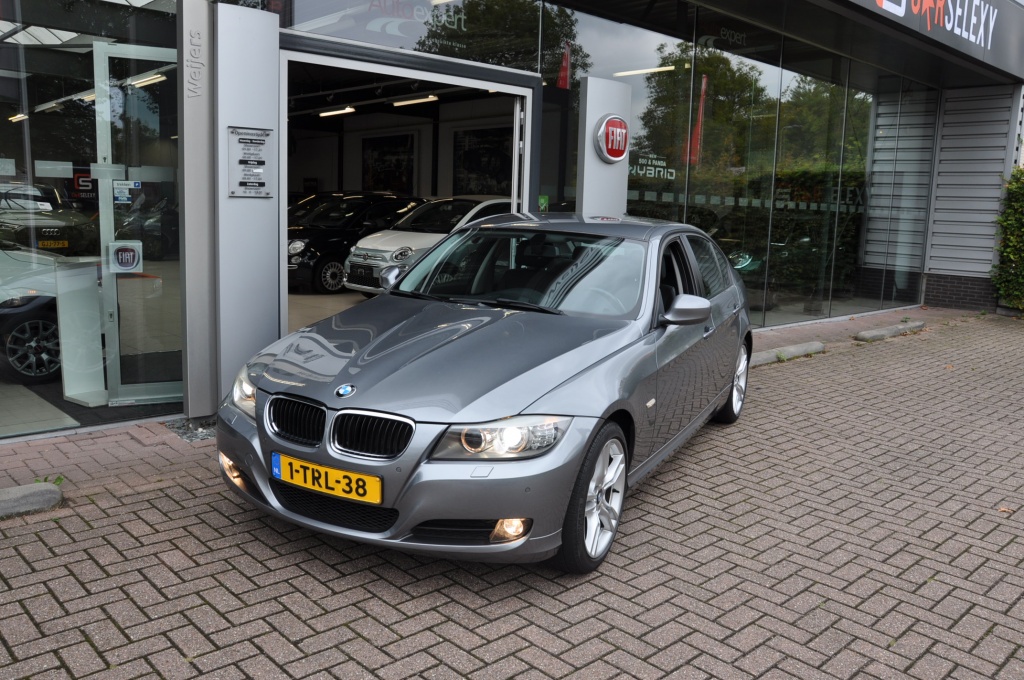 Bmw 3-serie NAVI 320i High Executive