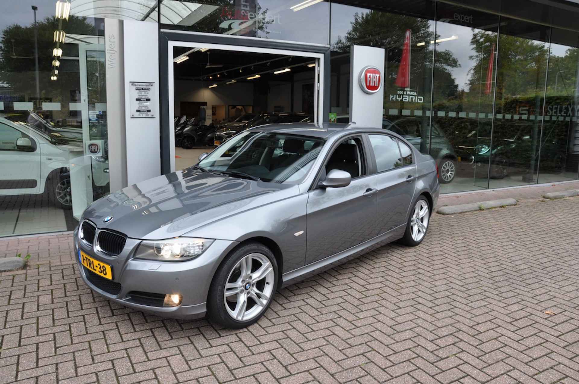 Bmw 3-serie NAVI 320i High Executive - 2/25