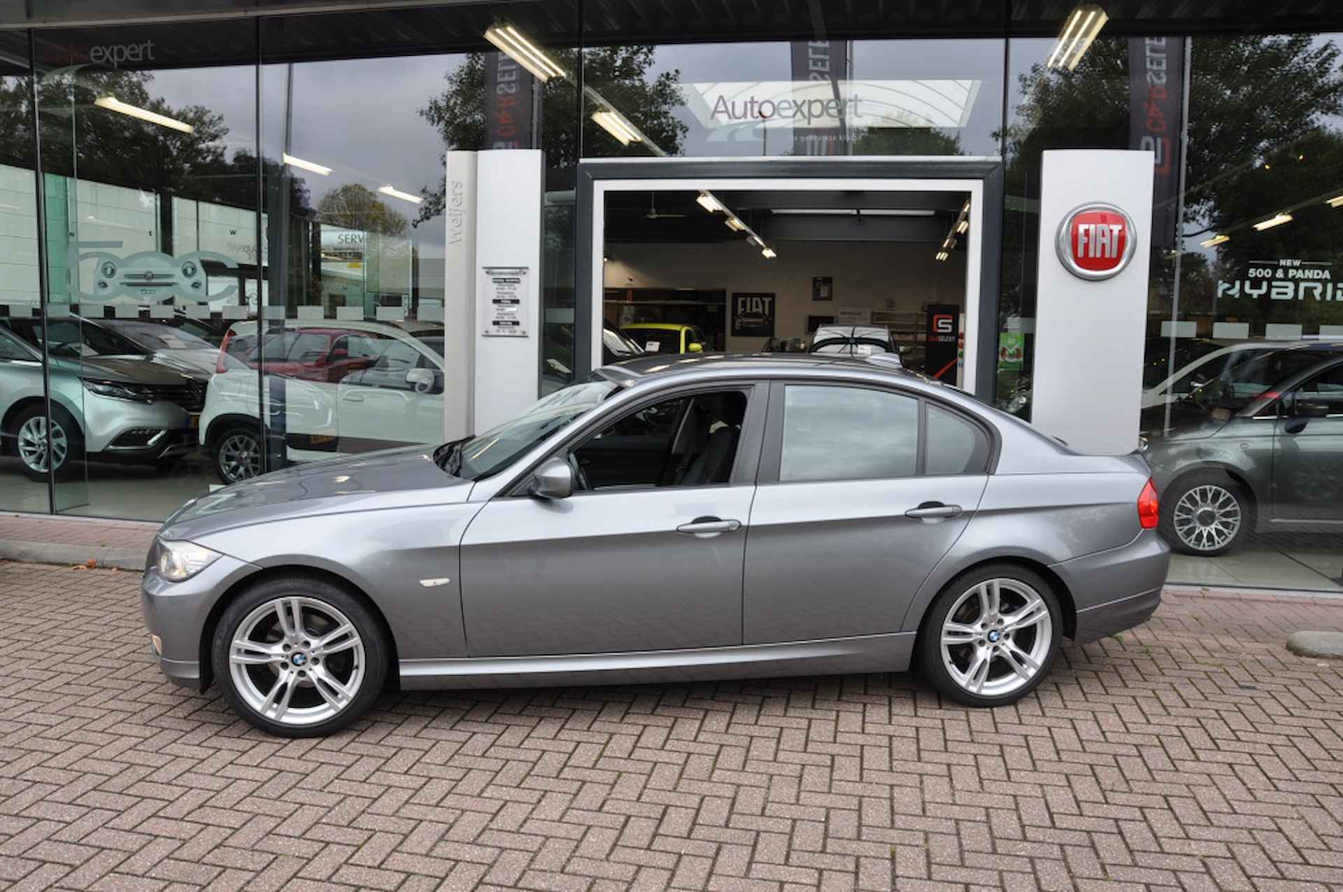 Bmw 3-serie NAVI 320i High Executive - 4/25