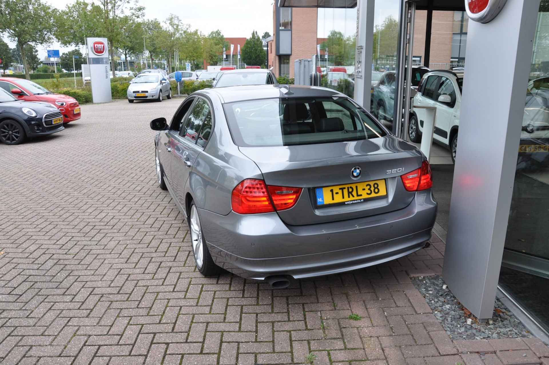 Bmw 3-serie NAVI 320i High Executive - 8/25