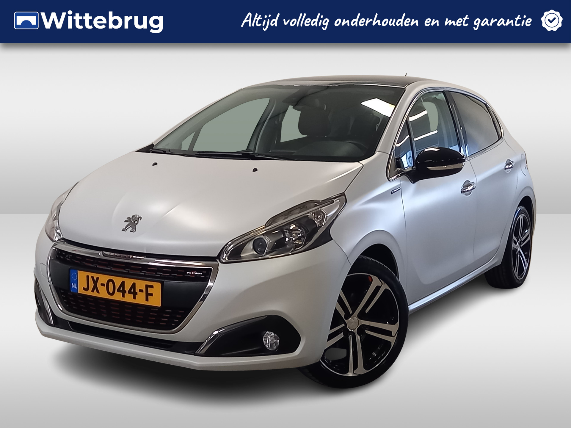 Peugeot 208 1.2 PureTech GT-line Sportieve uitvoering met Panoramadak!