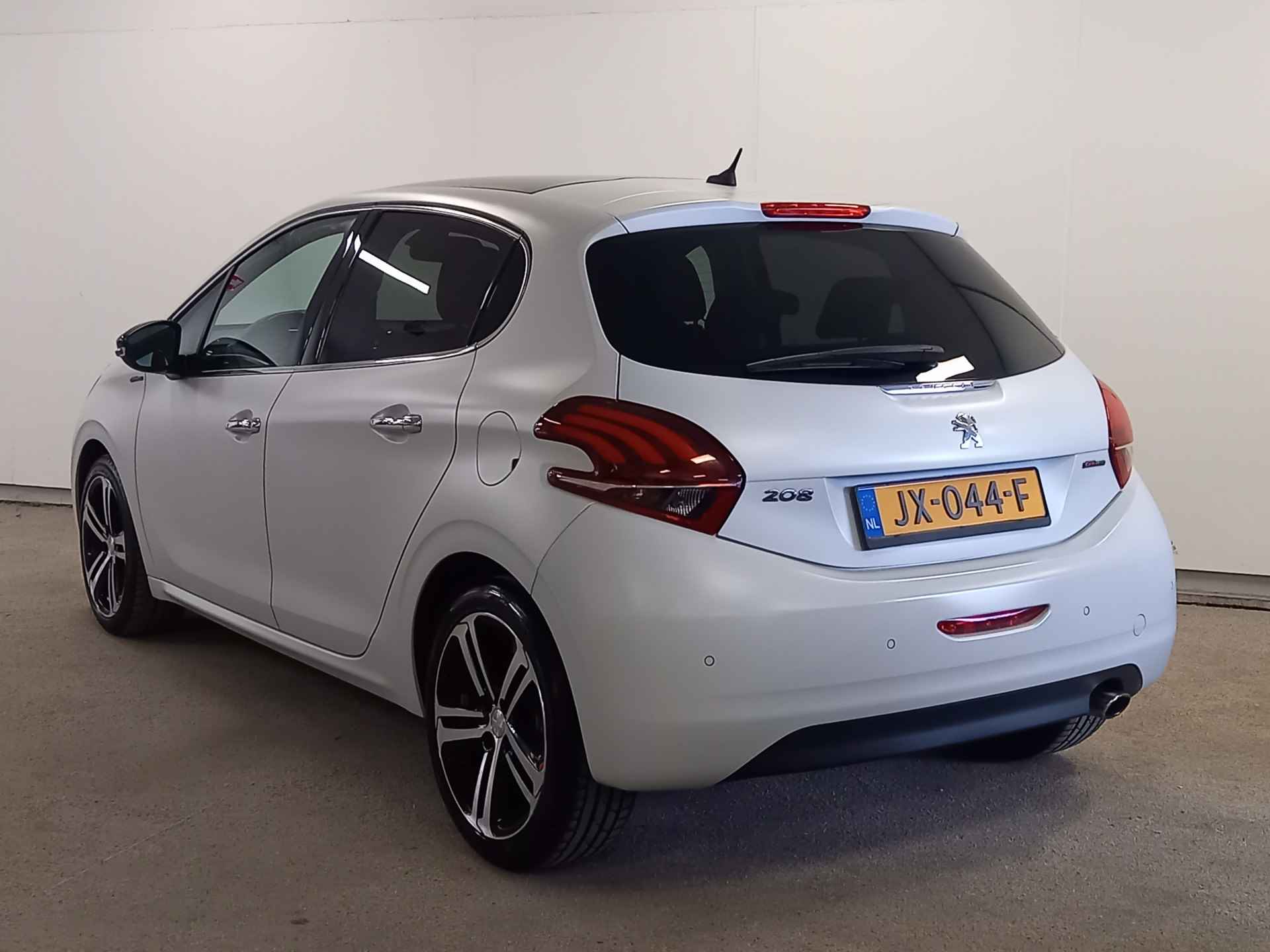 Peugeot 208 1.2 PureTech GT-line Sportieve uitvoering met Panoramadak! - 5/46