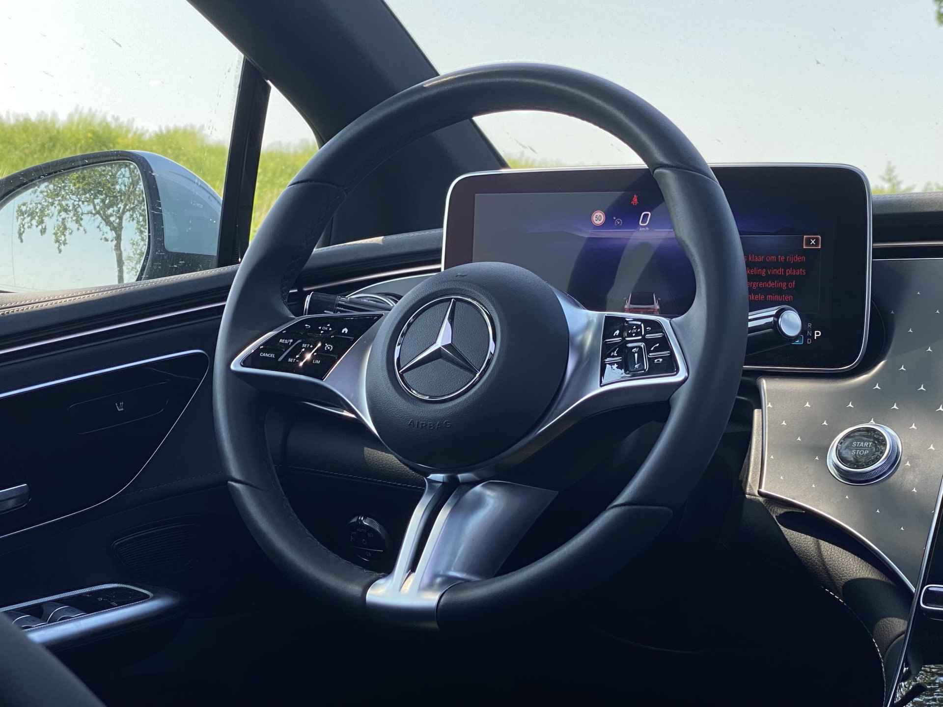 Mercedes-Benz EQE 300 Business Line 89 kWh | Panoramadak | Trekhaak afneembaar | Sfeerverlichting | Achteruitrijcamera | Apple Carplay | Privacy Glass | 19" Velgen | - 22/55