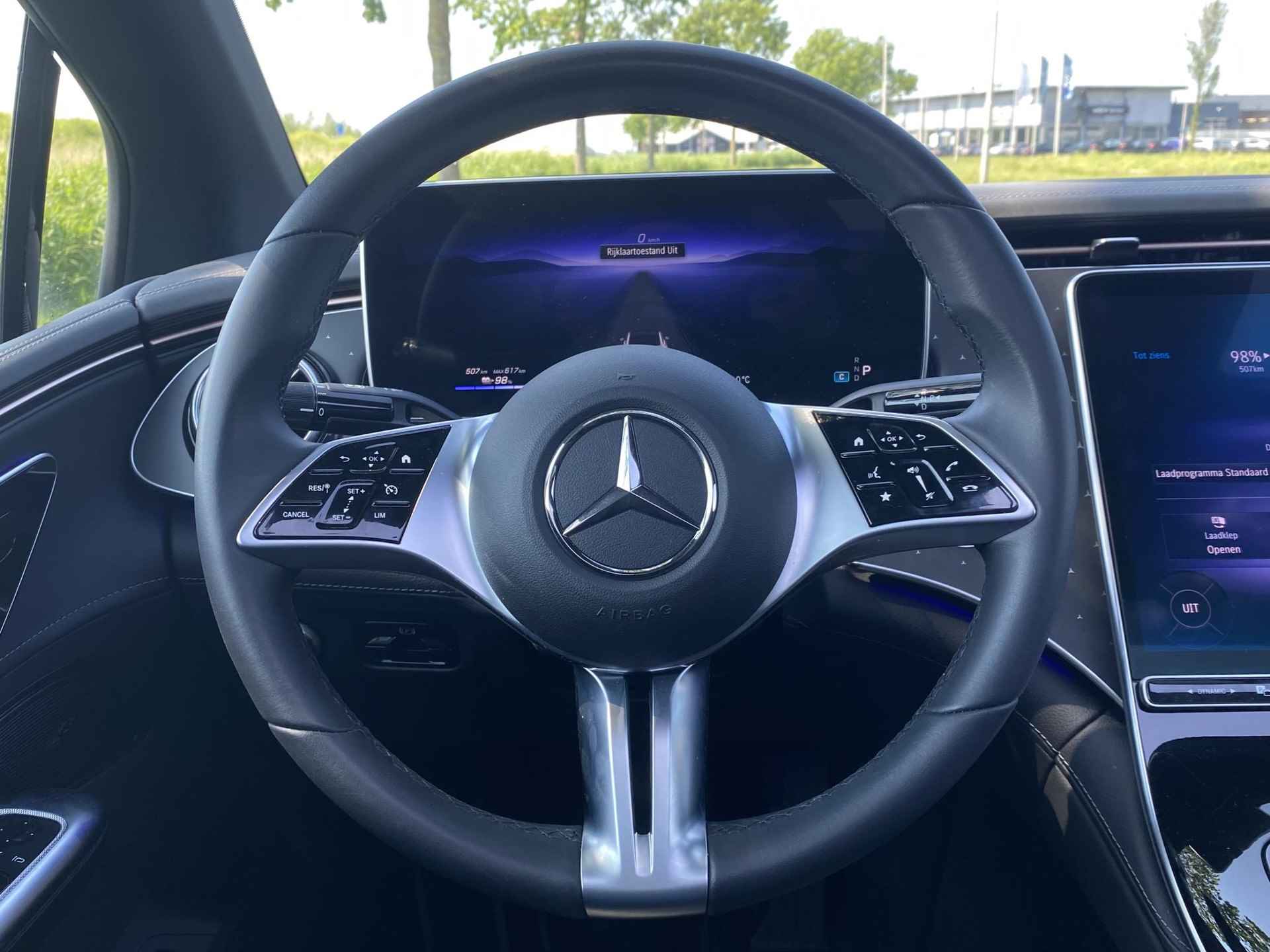 Mercedes-Benz EQE 300 Business Line 89 kWh | Panoramadak | Trekhaak afneembaar | Sfeerverlichting | Achteruitrijcamera | Apple Carplay | Privacy Glass | 19" Velgen | - 26/55