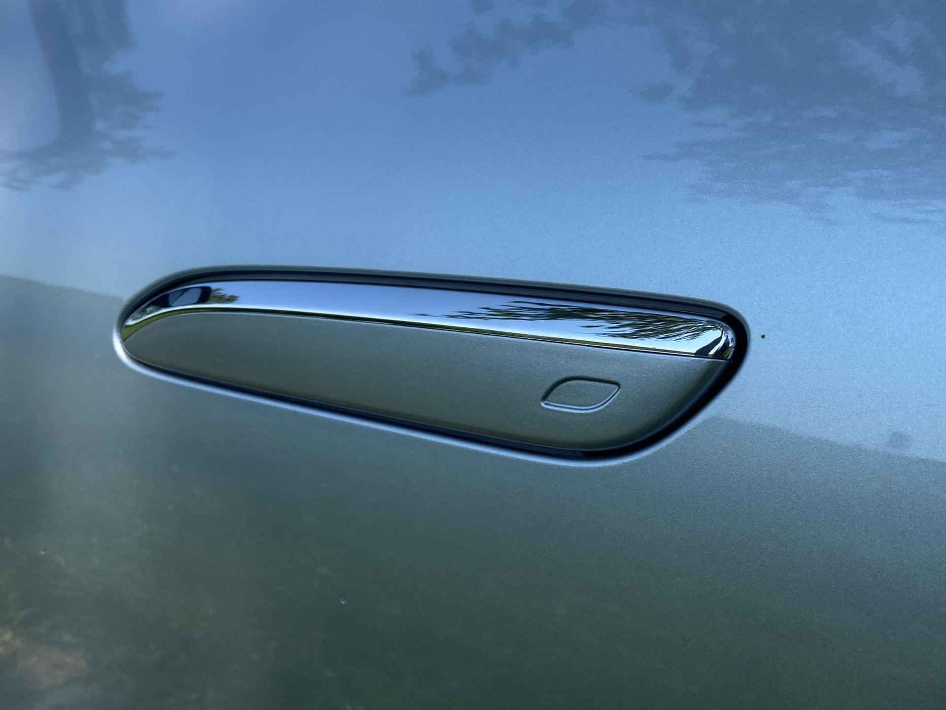 Mercedes-Benz EQE 300 Business Line 89 kWh | Panoramadak | Trekhaak afneembaar | Sfeerverlichting | Achteruitrijcamera | Apple Carplay | Privacy Glass | 19" Velgen | - 33/55