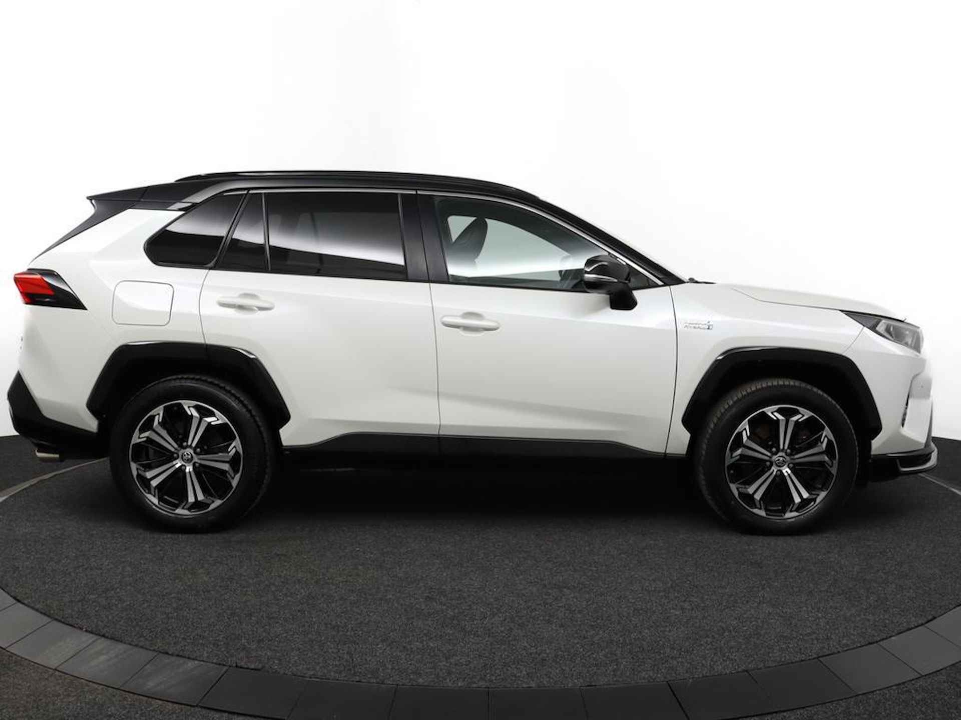 Toyota RAV4 2.5 Plug-in Hybrid AWD Bi-Tone Plus | Trekhaak | 360Camera | Stuur/Stoelverwarming | - 13/55