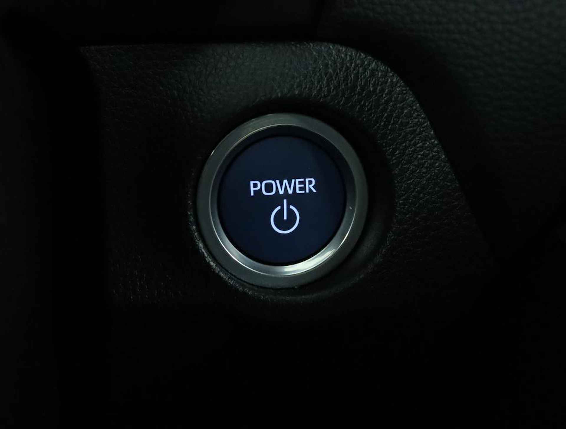 Toyota RAV4 2.5 Plug-in Hybrid AWD Bi-Tone Plus | Trekhaak | 360Camera | Stuur/Stoelverwarming | - 47/55