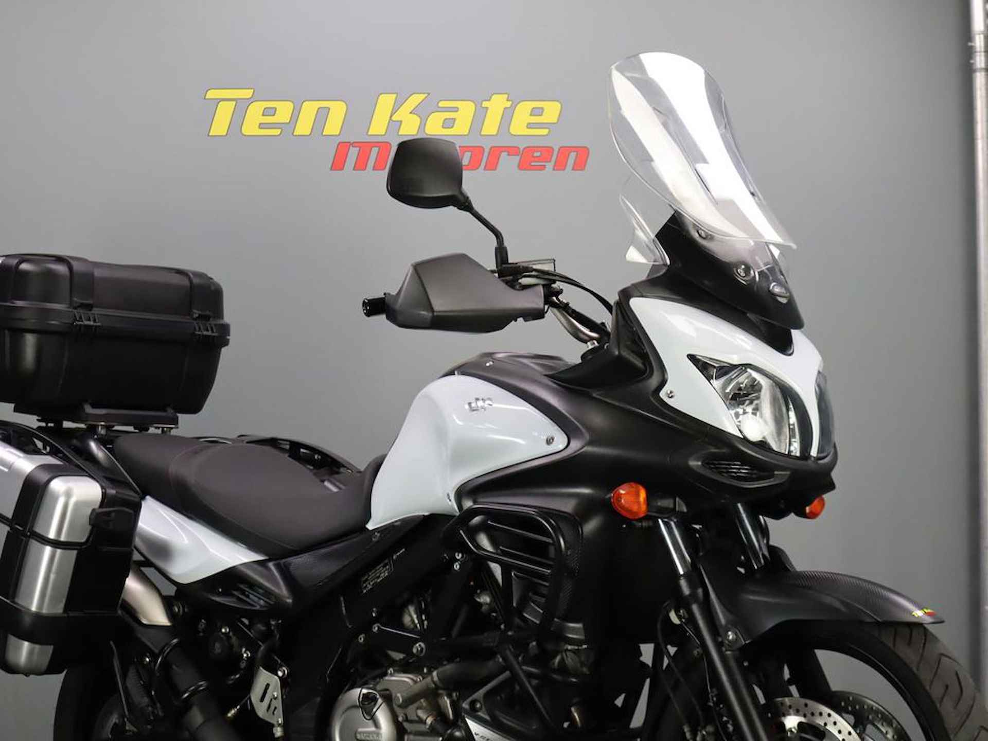 Suzuki V-Strom DL 650 A - 4/13