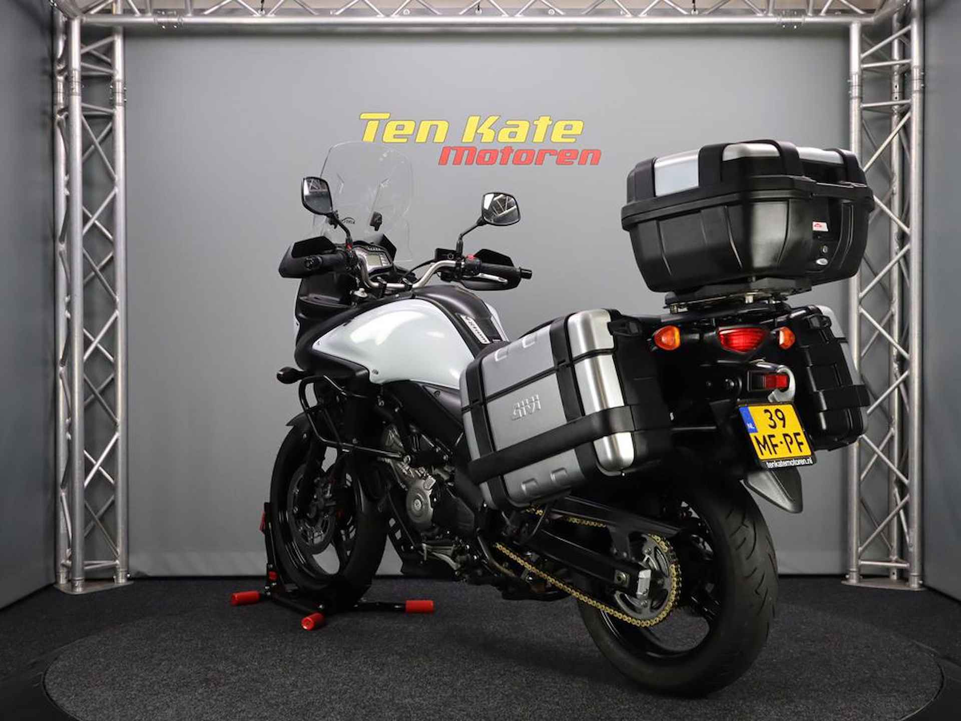 Suzuki V-Strom DL 650 A - 8/13