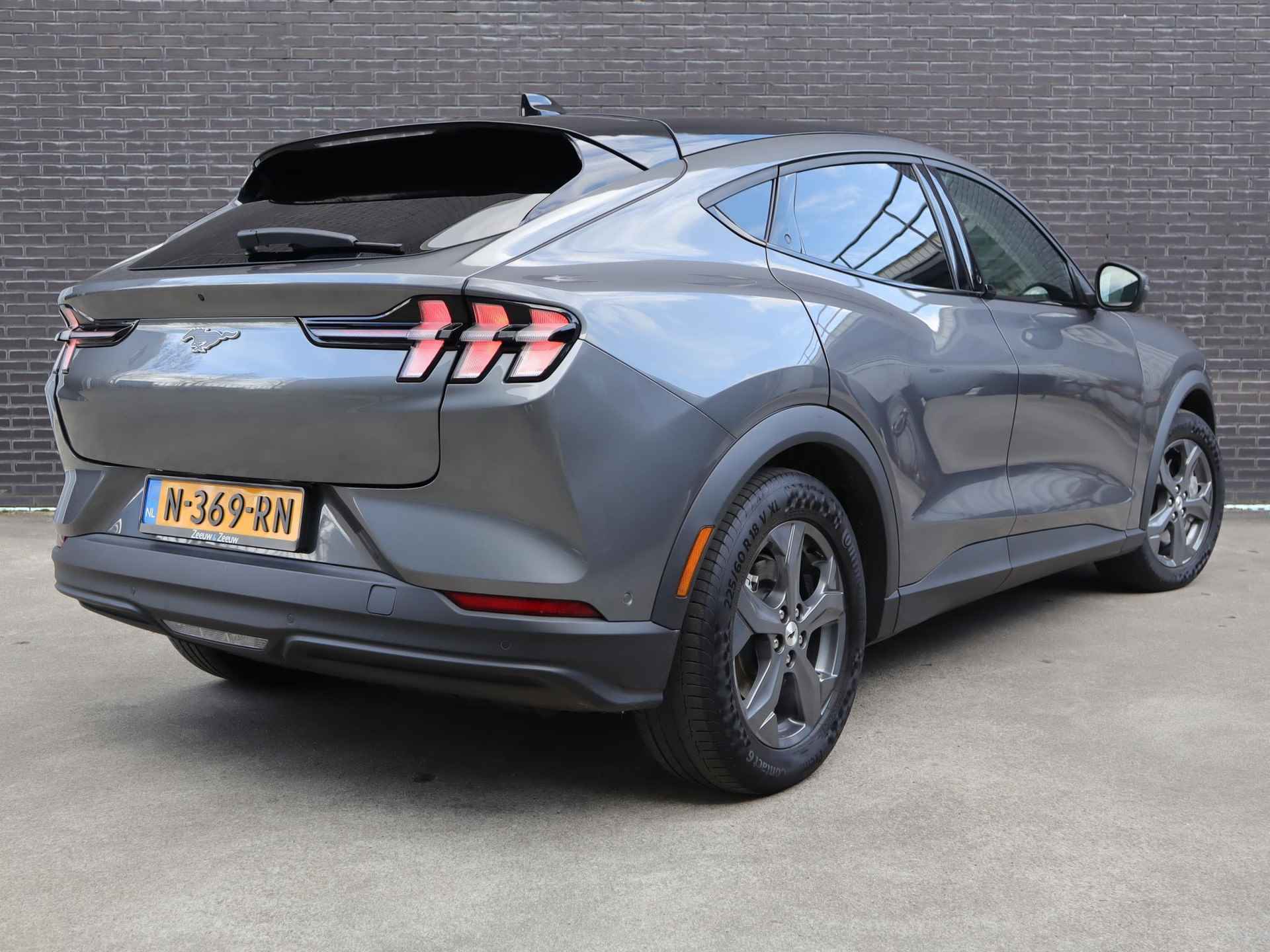 Ford Mustang Mach-E 98kWh Extended RWD 294pk | 12% bijtelling |  Stoel- stuur en voorruitverwarming | Glazen dak | Technology + pakket | B&O Audio | Adaptieve cruise control - 6/60