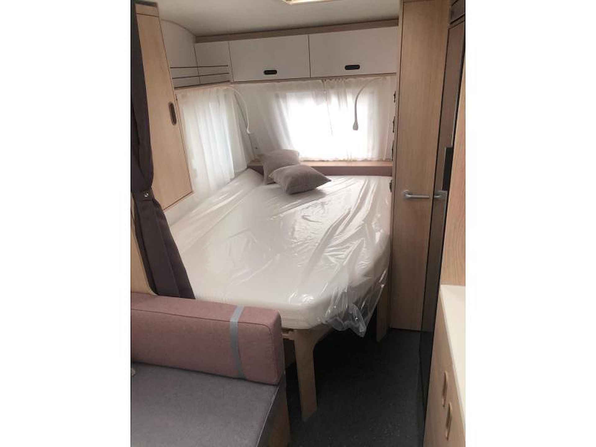 Adria Aviva 472 PK nu 1000 euro cash back - 5/14