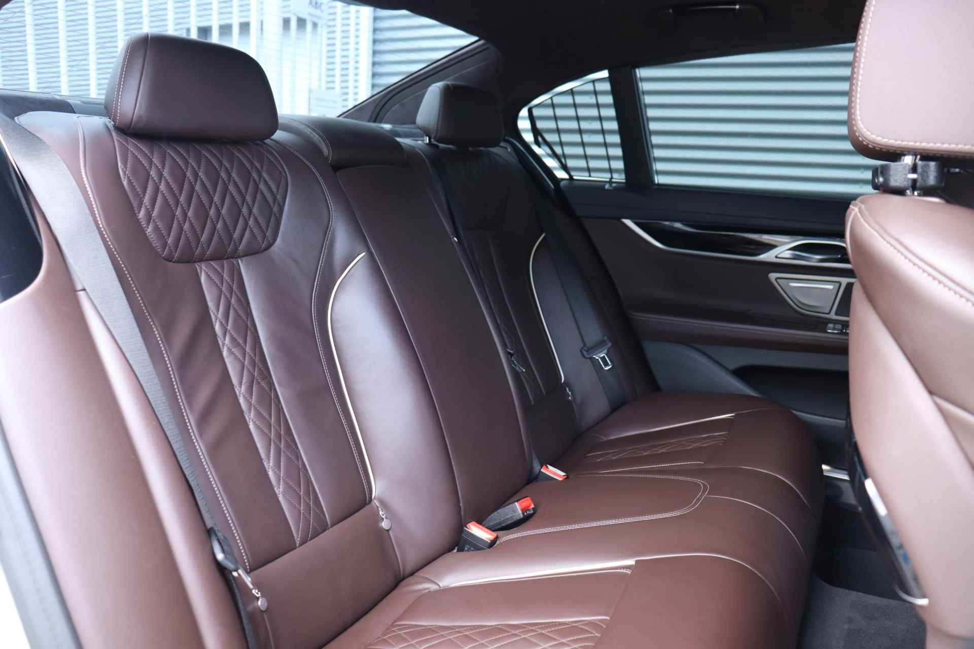 BMW 7-serie 745e | High Executive | M Sportpakket | Driving Assistant Professional | Parking Assistant Plus | Head-Up | Harman Kardon | Laserlight | Warmte Comfortpakket | Soft-Close | Comfort Access | 19''LMV - 7/43