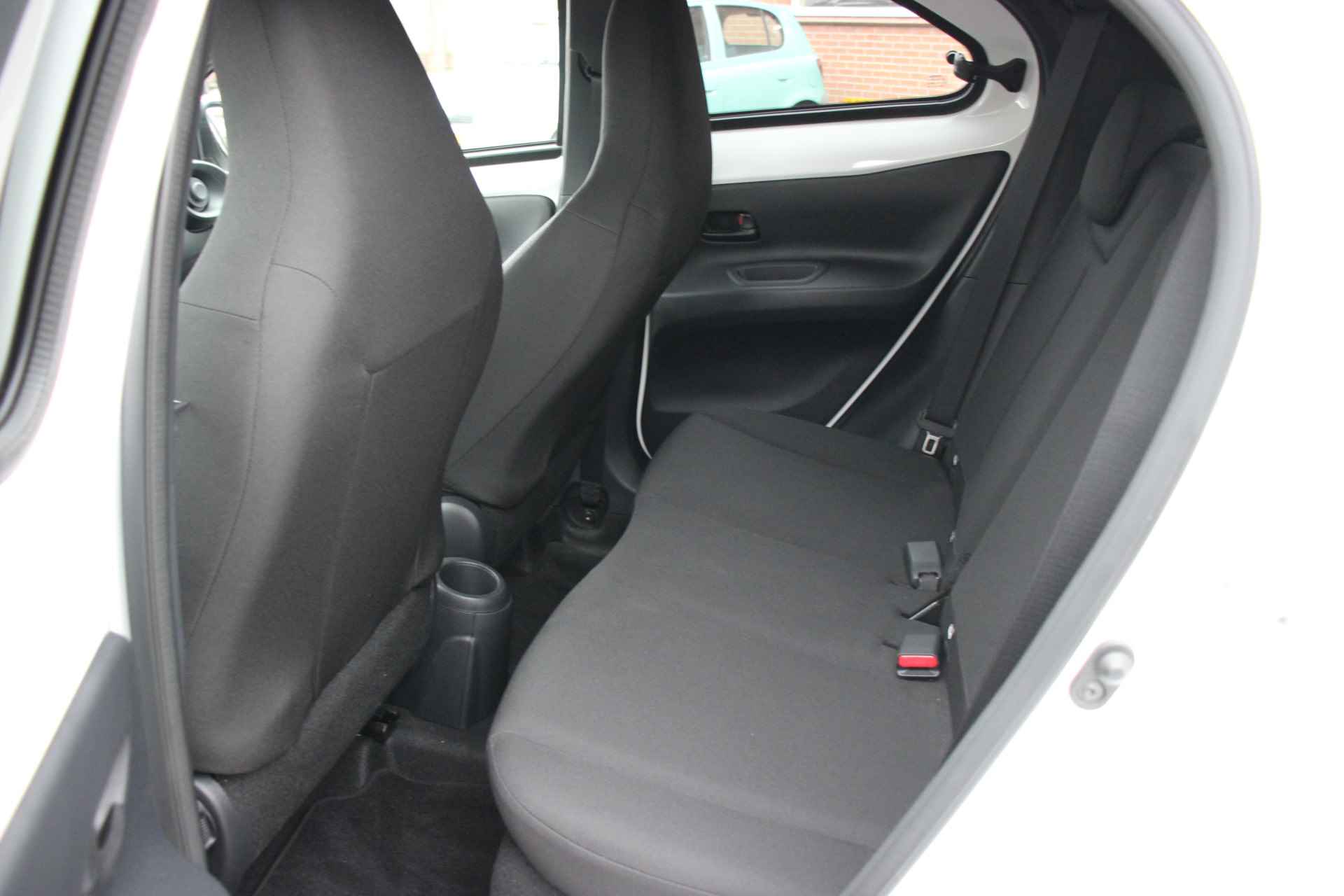 Toyota Aygo X 1.0 VVT-i First | Clima | Camera | Stoelverwarming | - 9/26