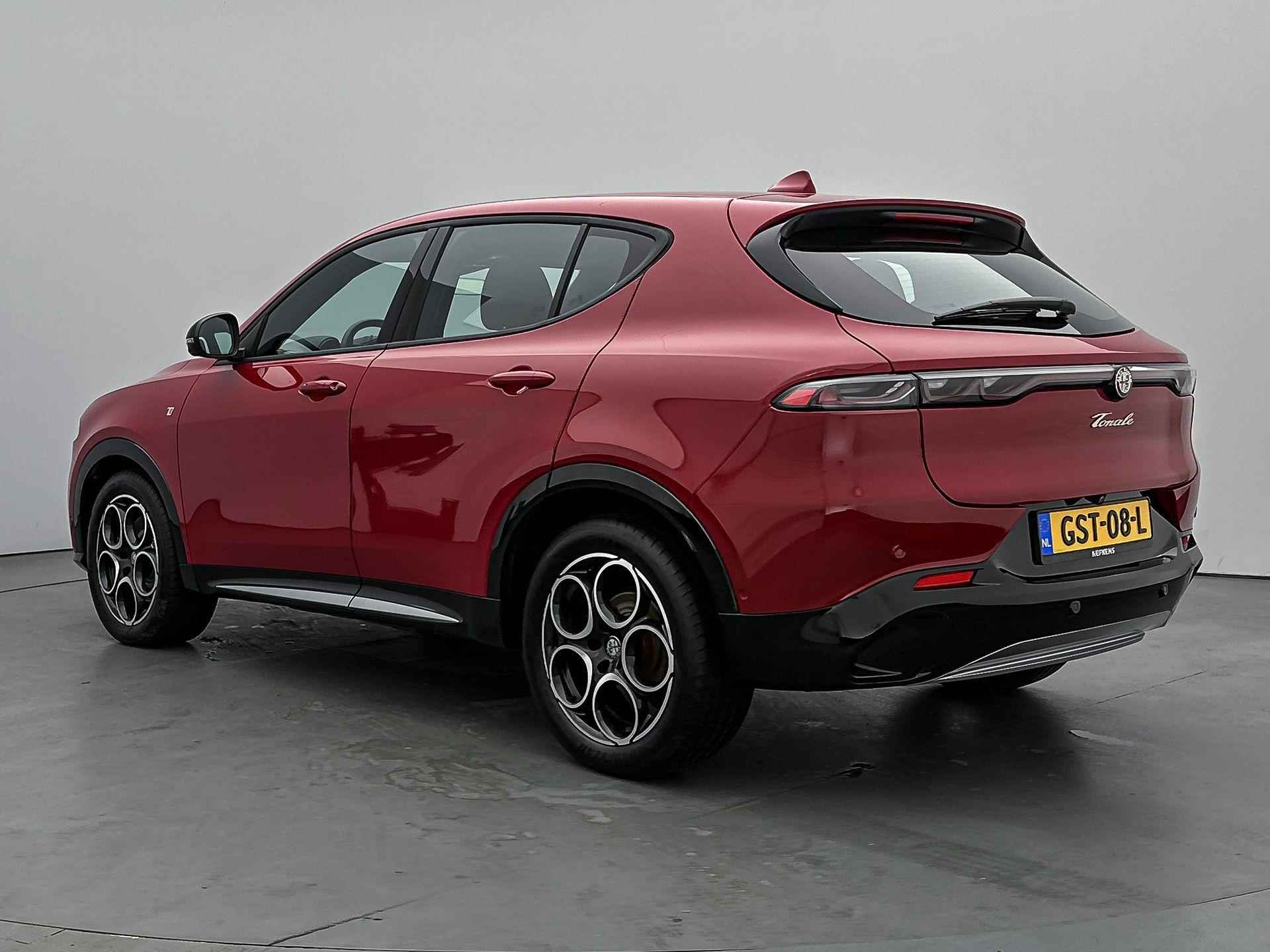 Alfa Romeo Tonale SUV Hybrid Ti 160 pk Automaat | Navigatie | Rondomzicht Camera | Voorstoelen Verwarmd | Keyless Entry/Start | Matrix LED Koplampen | Elektrische Achterklep met Sensor | Adaptieve Cruise Control | 18" Lichtmetalen Velgen | Apple Carplay/Android Auto | - 7/36