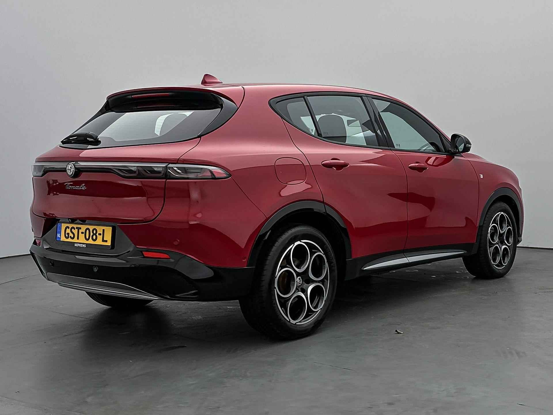 Alfa Romeo Tonale SUV Hybrid Ti 160 pk Automaat | Navigatie | Rondomzicht Camera | Voorstoelen Verwarmd | Keyless Entry/Start | Matrix LED Koplampen | Elektrische Achterklep met Sensor | Adaptieve Cruise Control | 18" Lichtmetalen Velgen | Apple Carplay/Android Auto | - 9/36