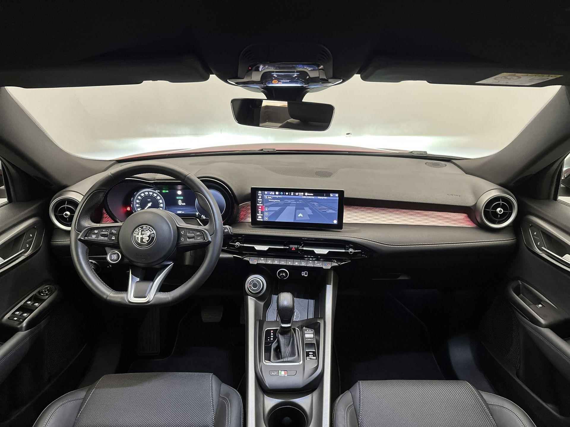 Alfa Romeo Tonale SUV Hybrid Ti 160 pk Automaat | Navigatie | Rondomzicht Camera | Voorstoelen Verwarmd | Keyless Entry/Start | Matrix LED Koplampen | Elektrische Achterklep met Sensor | Adaptieve Cruise Control | 18" Lichtmetalen Velgen | Apple Carplay/Android Auto | - 12/36