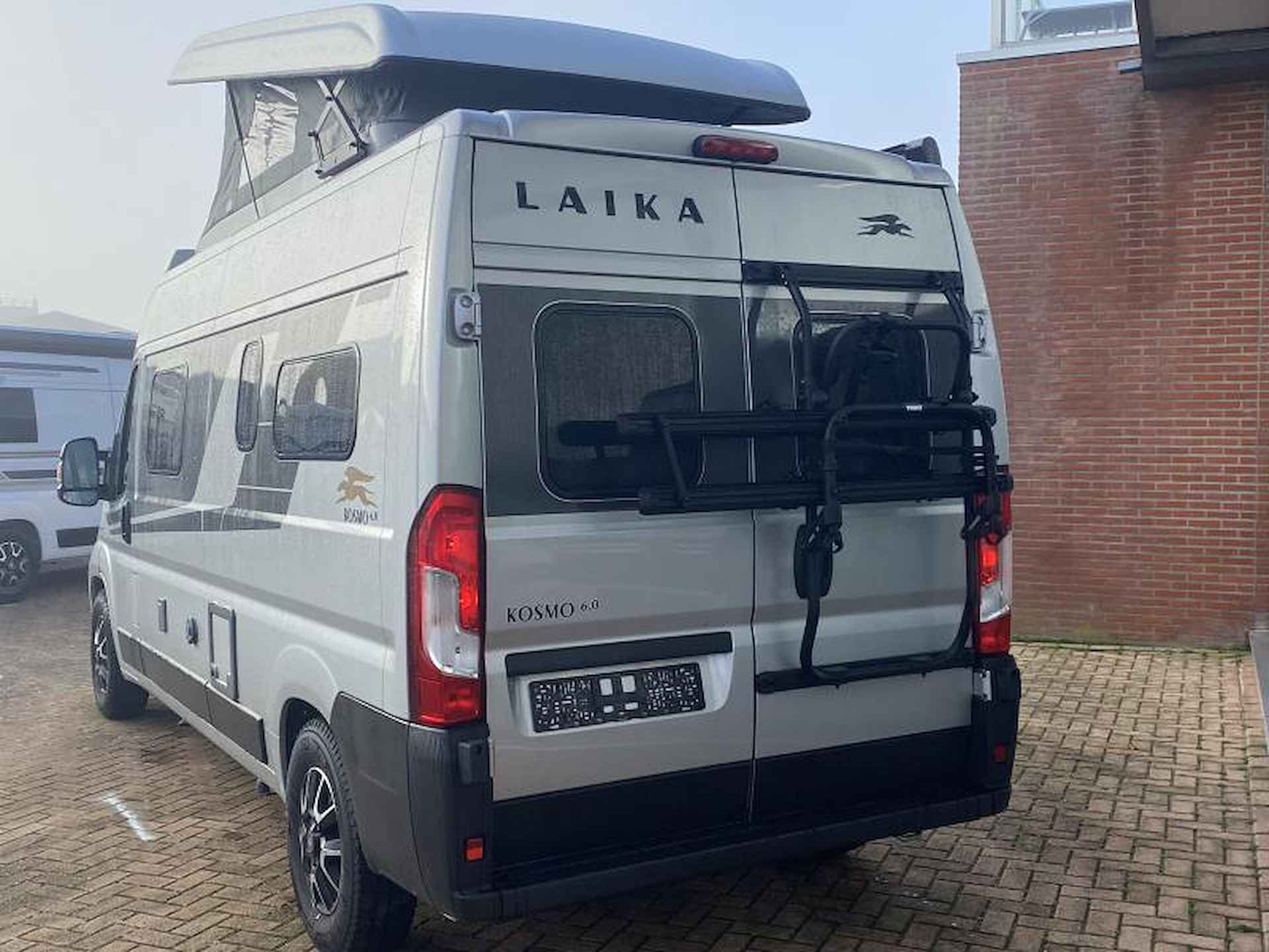 Laika Kosmo  Ducato 8 140pk hefd. - 4/25