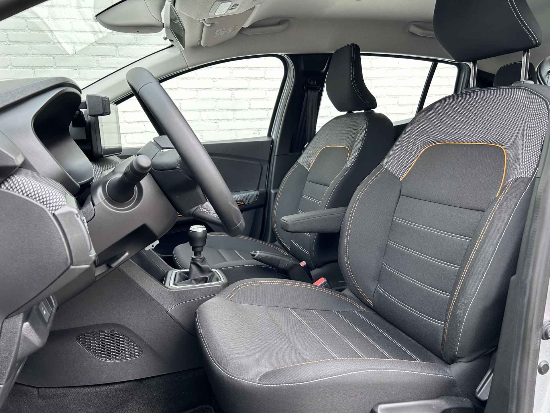 Dacia Sandero 1.0 TCe 100 Bi-Fuel Essential / 100% dealeronderhouden / Trekhaak / achteruitrij camera / Apple & Android carplay / Climate / dodehoek detectie / Cruise / Automatisch dimlicht / Bluethooth / Mistlampen / Led / - 15/44