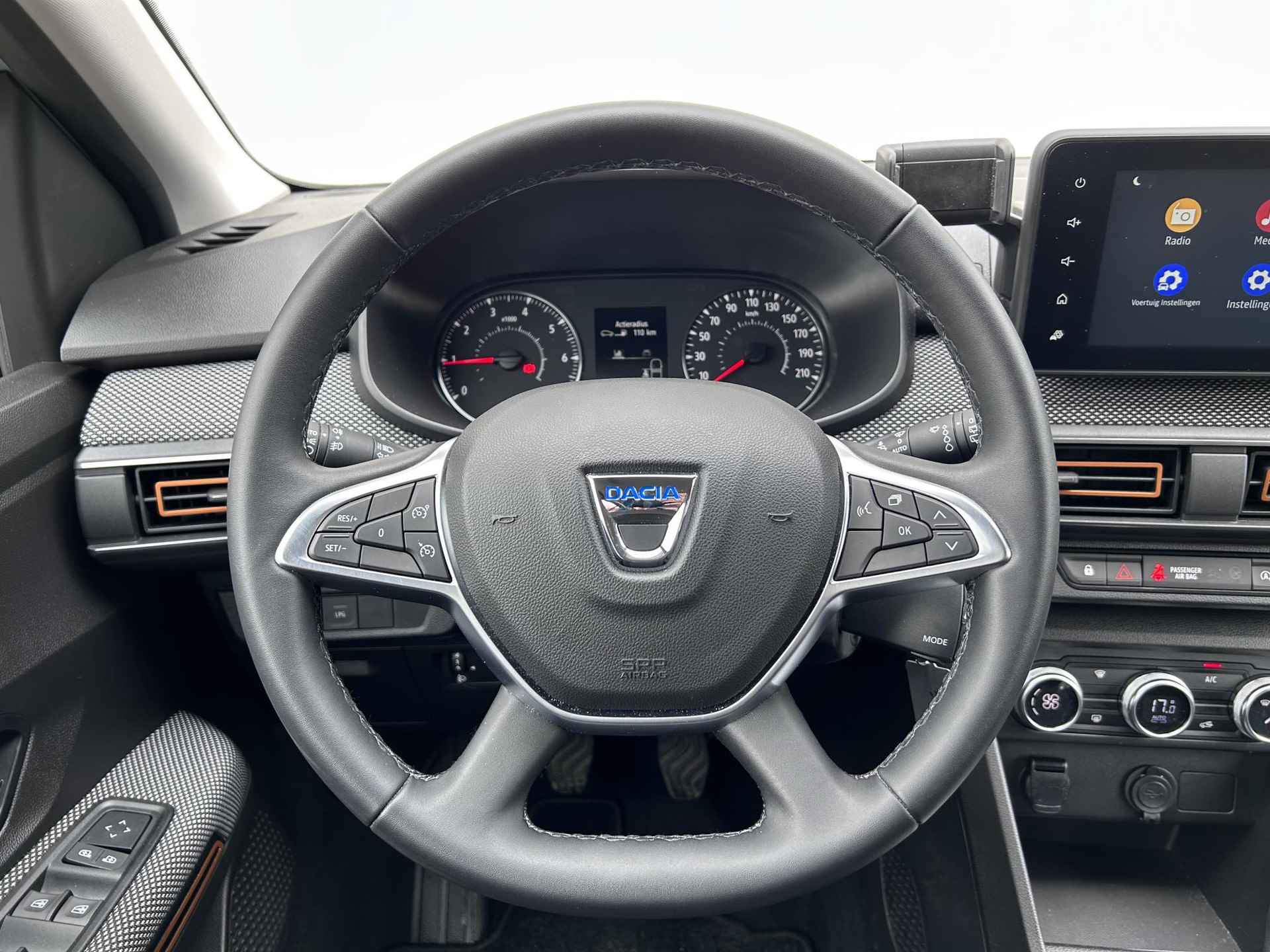 Dacia Sandero 1.0 TCe 100 Bi-Fuel Essential / 100% dealeronderhouden / Trekhaak / achteruitrij camera / Apple & Android carplay / Climate / dodehoek detectie / Cruise / Automatisch dimlicht / Bluethooth / Mistlampen / Led / - 19/44