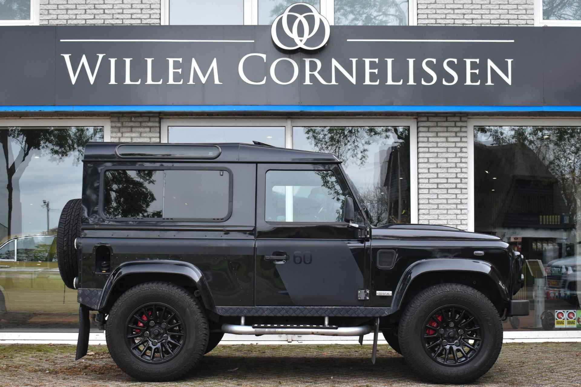 Land Rover Defender 2.4 TD 90 SW SVX 60th Anniversary UNIEK Schuifdak - 3/41