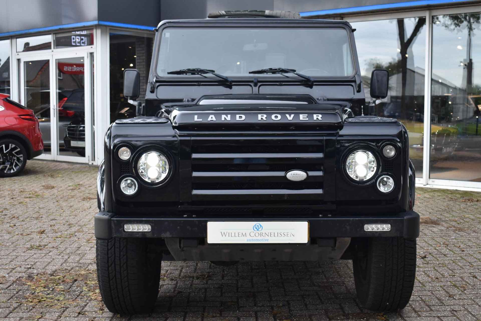 Land Rover Defender 2.4 TD 90 SW SVX 60th Anniversary UNIEK Schuifdak - 9/41