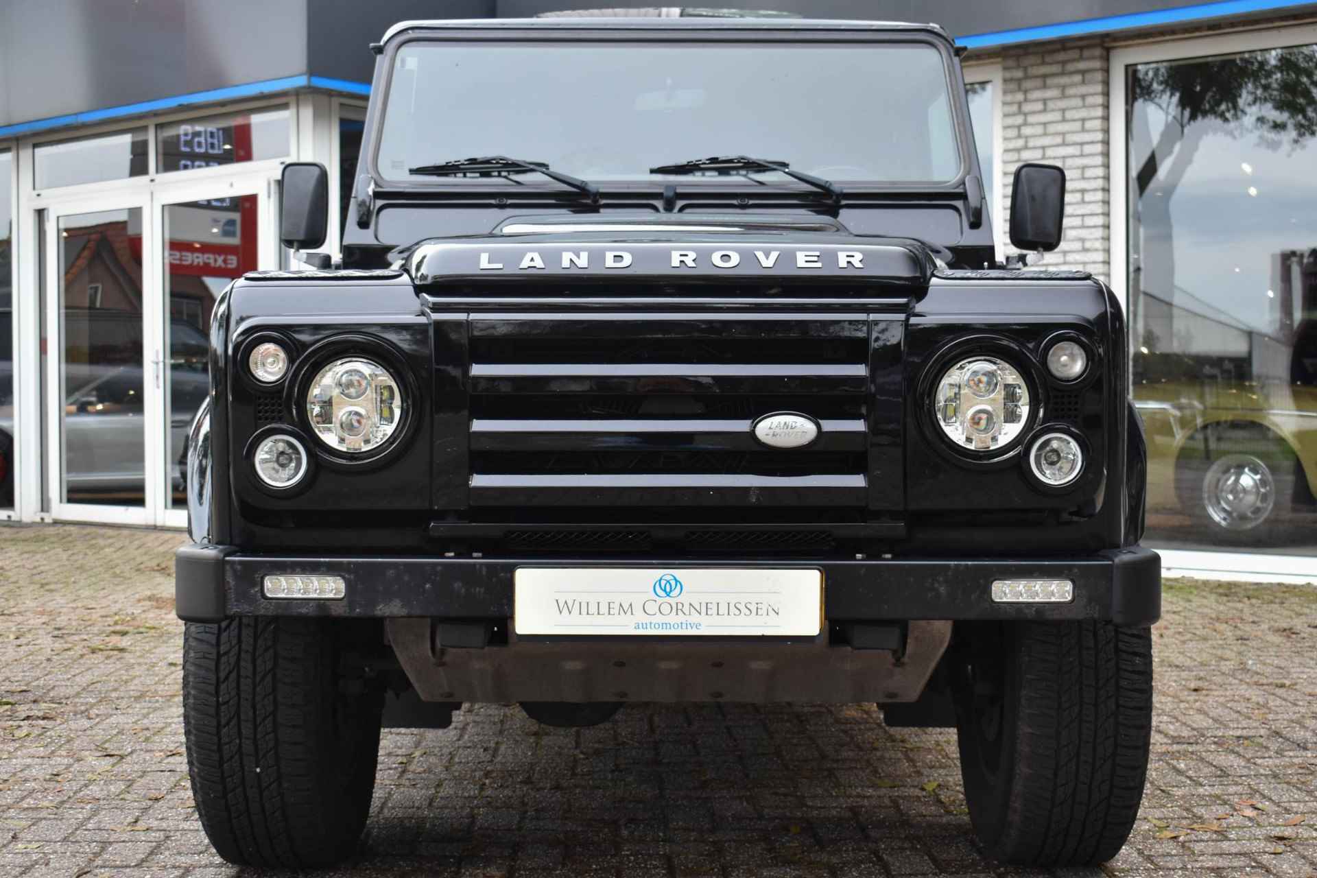 Land Rover Defender 2.4 TD 90 SW SVX 60th Anniversary UNIEK Schuifdak - 22/41