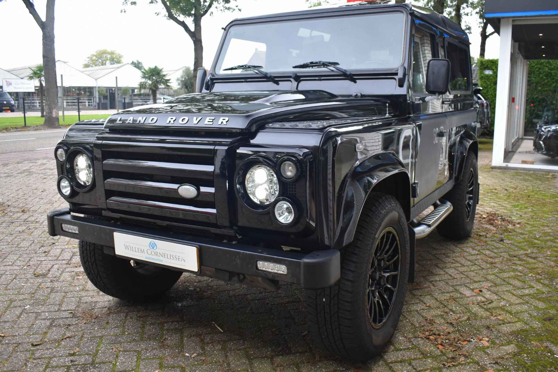 Land Rover Defender 2.4 TD 90 SW SVX 60th Anniversary UNIEK Schuifdak - 29/41