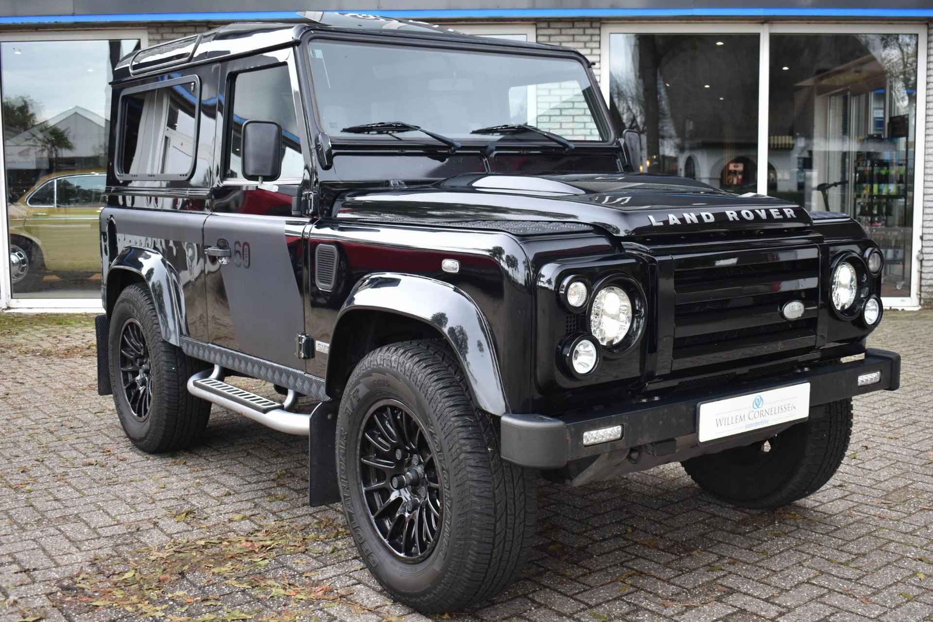 Land Rover Defender 2.4 TD 90 SW SVX 60th Anniversary UNIEK Schuifdak - 31/41