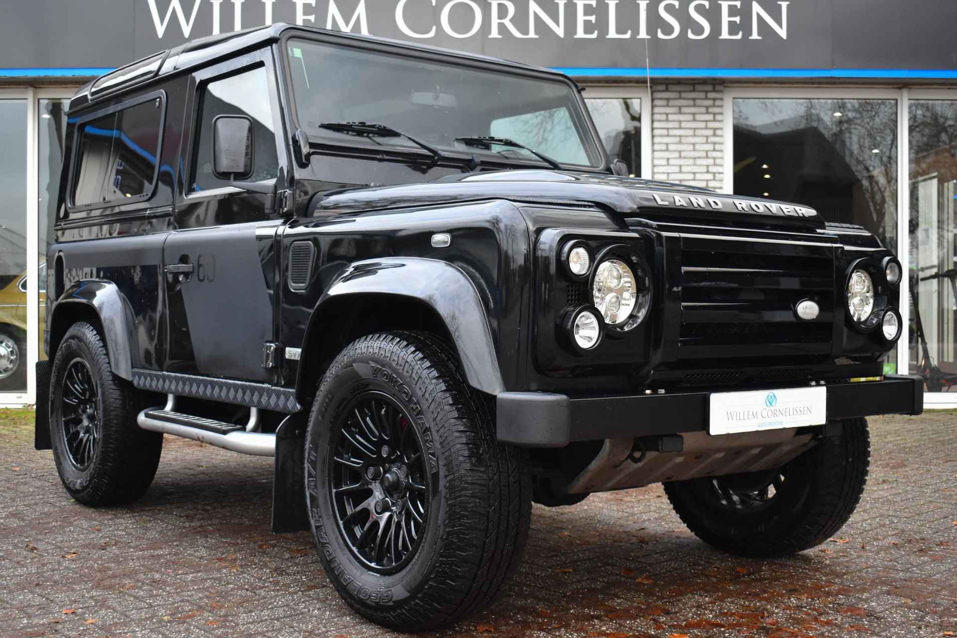 Land Rover Defender 2.4 TD 90 SW SVX 60th Anniversary UNIEK Schuifdak - 31/45