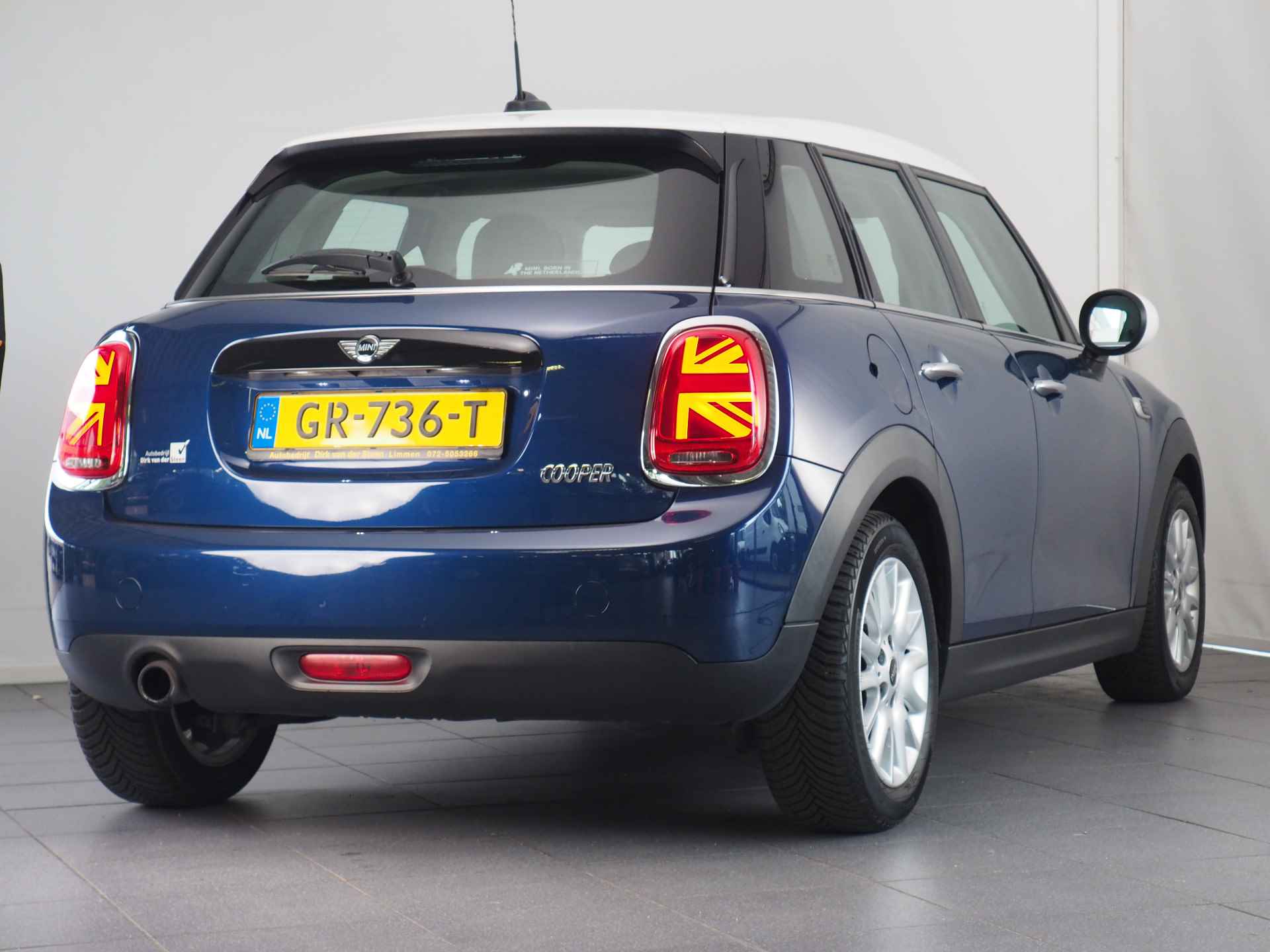 MINI Mini 1.5 Cooper Business | Navigatie | Cruise Control | Carkit | Airco - 3/42