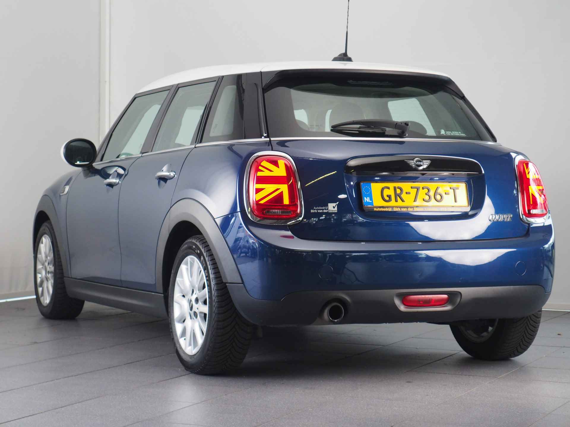 MINI Mini 1.5 Cooper Business | Navigatie | Cruise Control | Carkit | Airco - 4/42