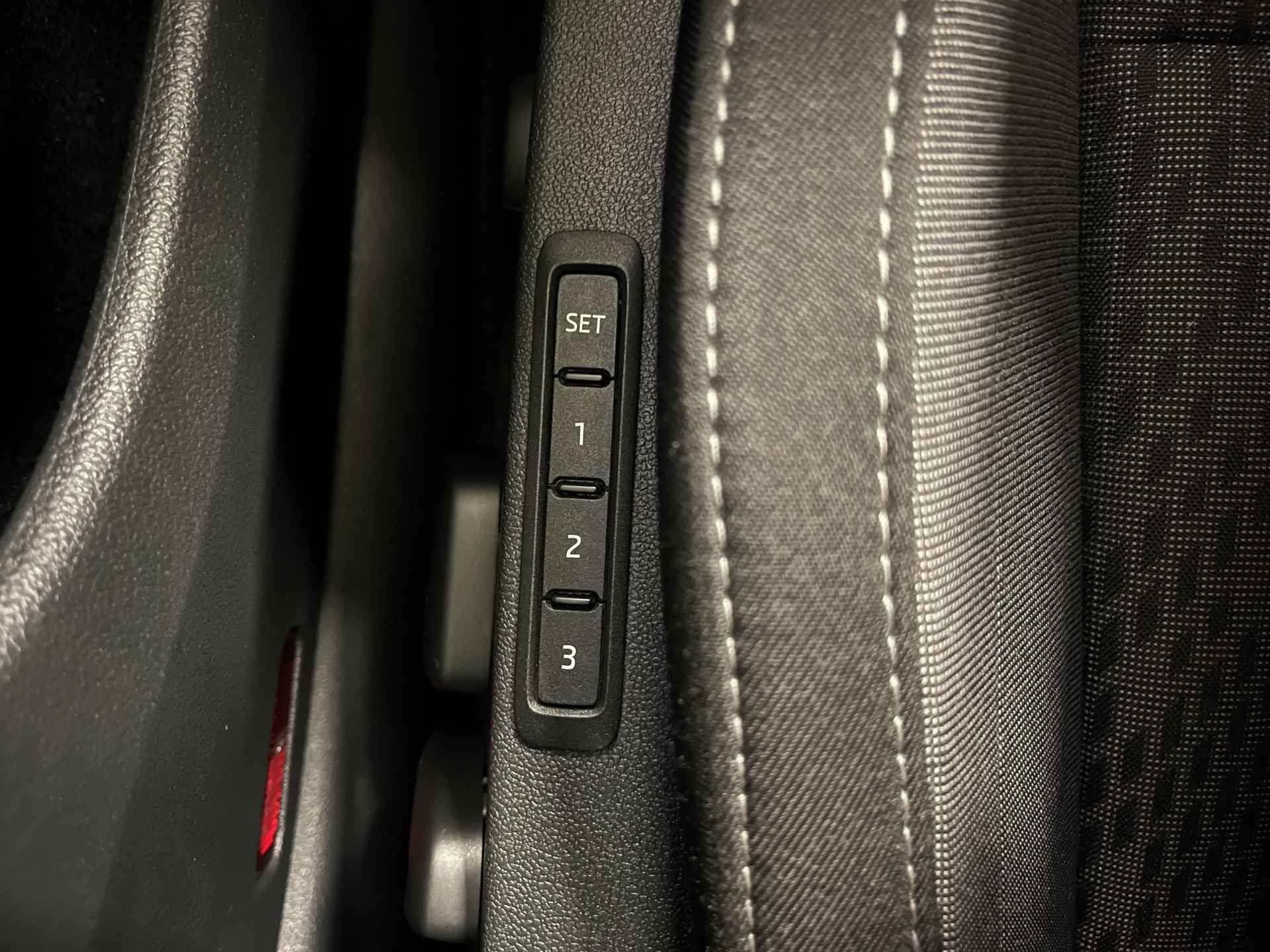 Škoda Octavia Combi 1.4 TSI iV PHEV Camera/Dodehoeksensoren/Memorystoelen - 21/42