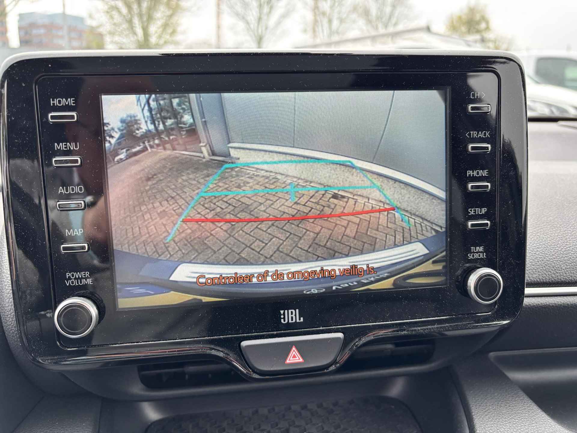 Toyota Yaris 1.5 Hybrid Executive Panorama dak, Navi, HUD, BSM, Parkeersensoren Voor/ Achter, Apple Carplay Android Auto - 22/49