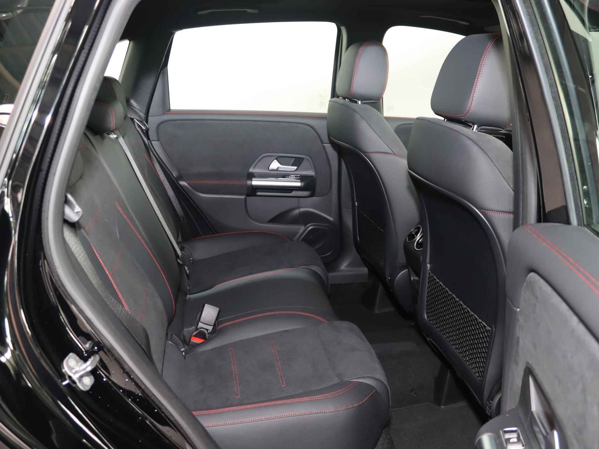 Mercedes-Benz B 250 e Star Edition AMG Line Panorama Dak | Stoel en Stuurwiel Verwarming| Elektrische Trekhaak | Elektrische Stoelen + Memory | Sfeerverlichting | - 9/28