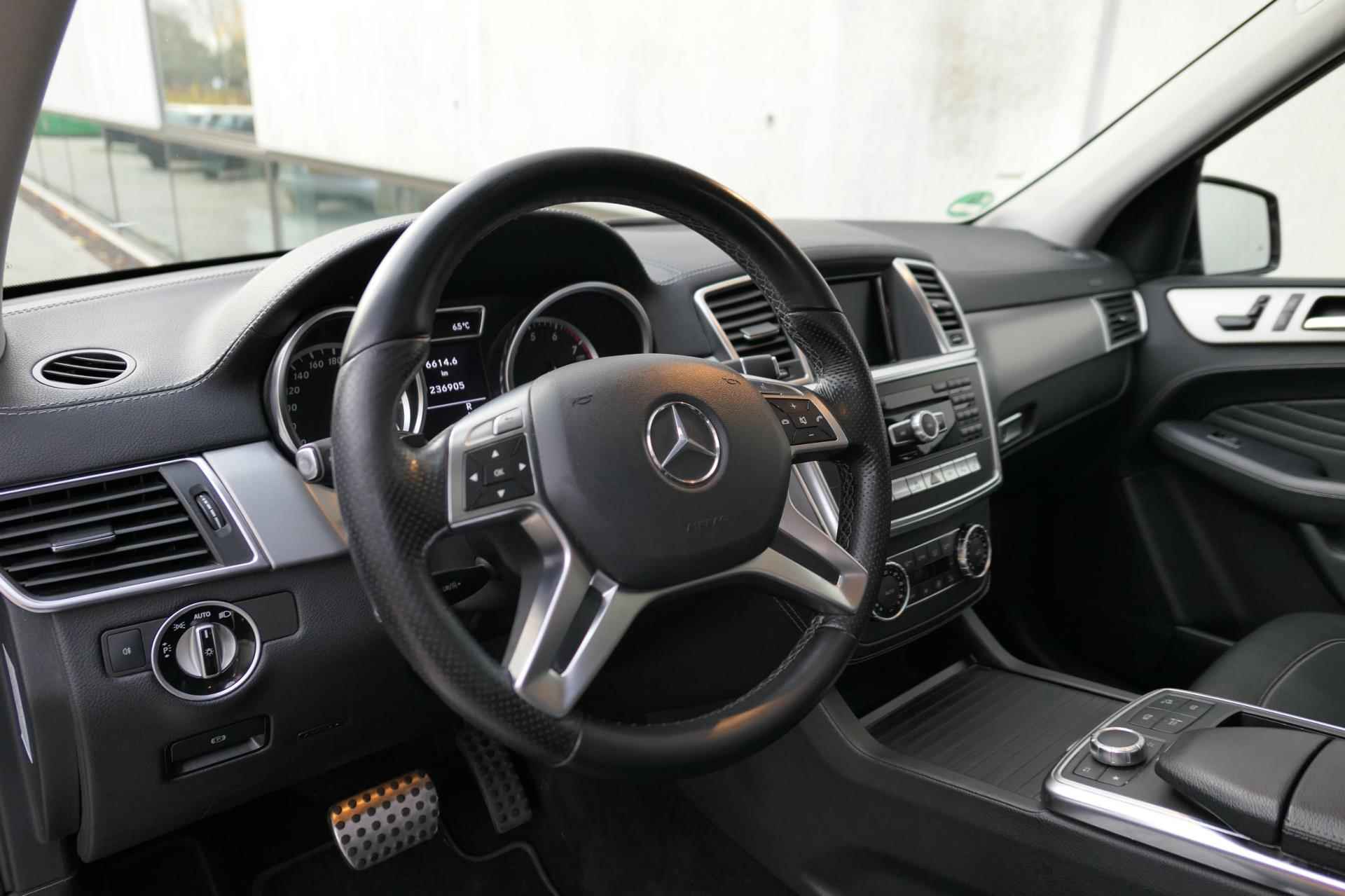 Mercedes-Benz M-klasse 350 ML 4matic Navi Schuifdak Luchtvering Leder 306pk Xenon - 9/29