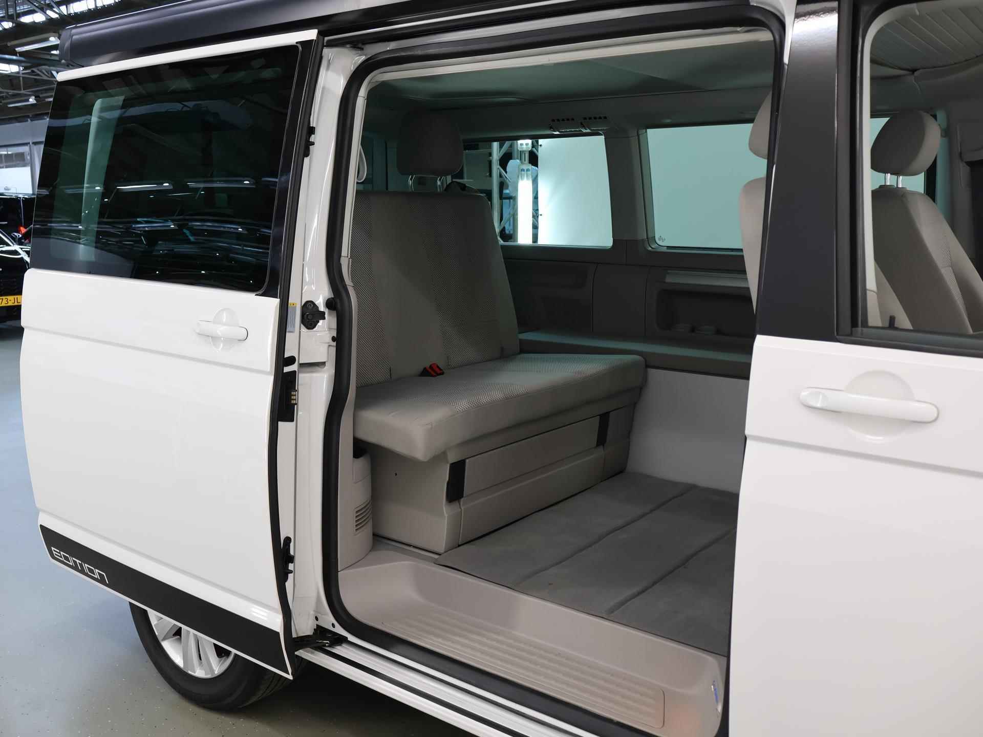 Volkswagen Transporter California Beach Camper 2.0 TDI 150 PK L1 H1 | Kamperkenteken | Hef dak | Luifel | Standkachel | Afneembare Trekhaak | Stoelverwarming | Parkeercamera | Bluetooth | Parkeersensoren | Airco | Apple Carplay - Android Auto - 13/41